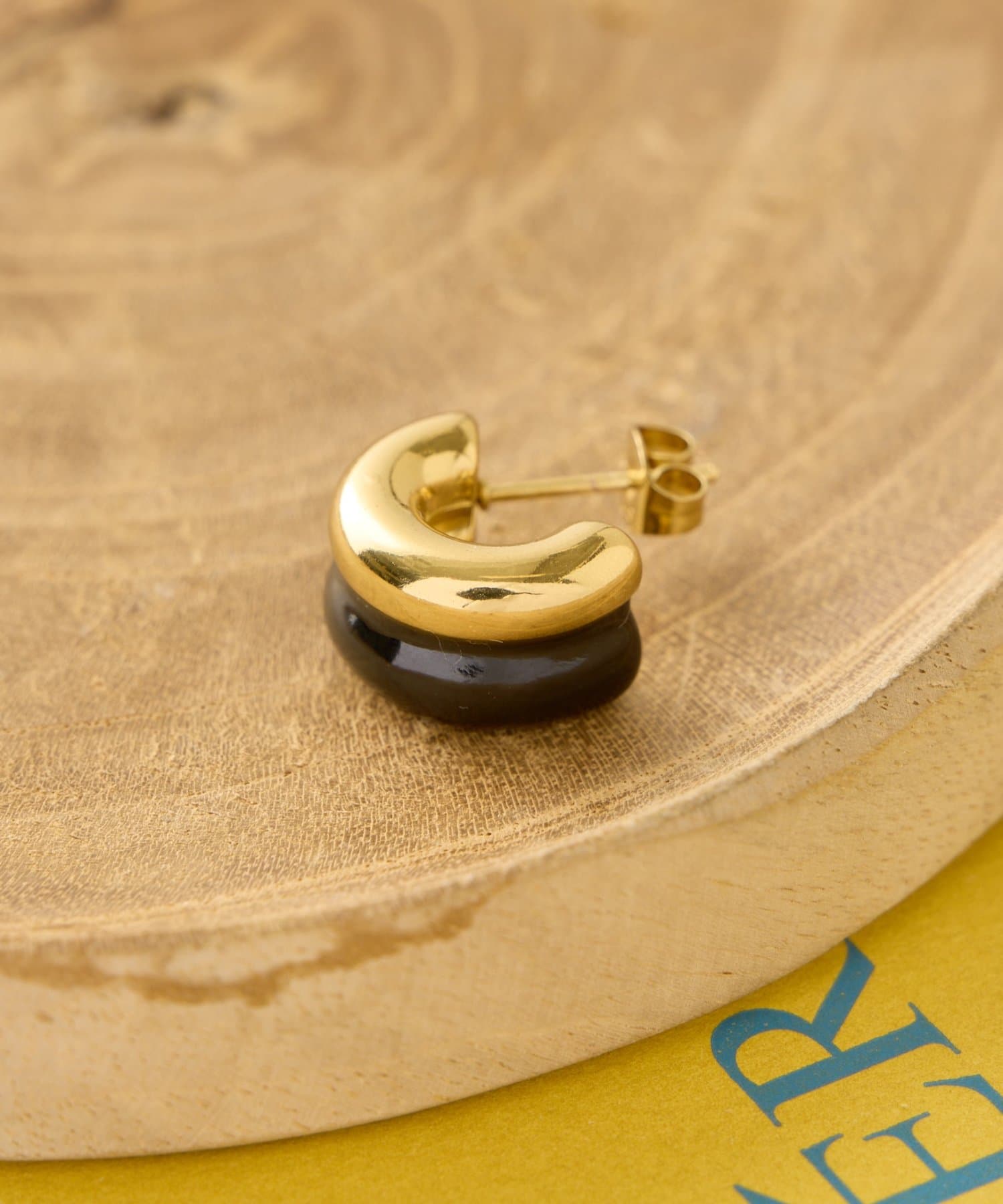 Jena　espace merveilleux(ジェナ　エスパスメルヴェイユ) ストーンダブルラインピアス