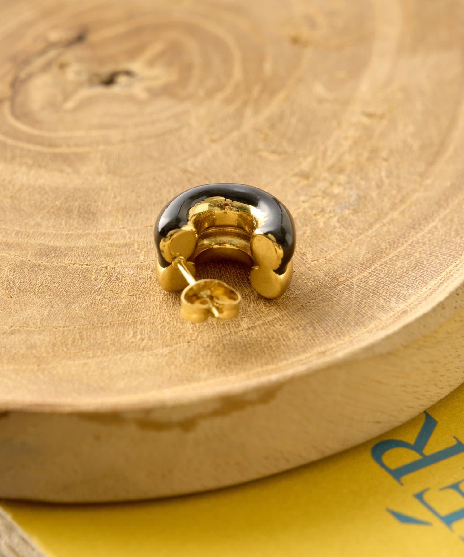 Jena　espace merveilleux(ジェナ　エスパスメルヴェイユ) ストーンダブルラインピアス