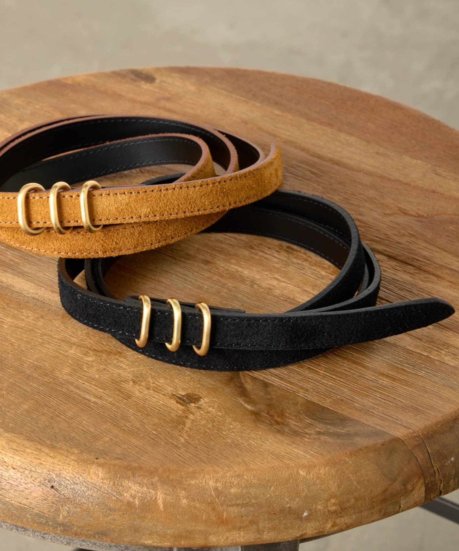 Jena　espace merveilleux(ジェナ　エスパスメルヴェイユ) 3連バックルスエードベルト