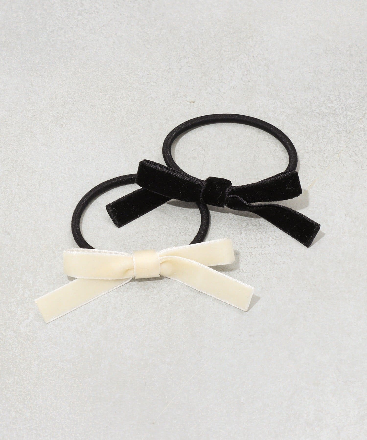 3COINS(スリーコインズ) ベロアリボンポニー2個セット