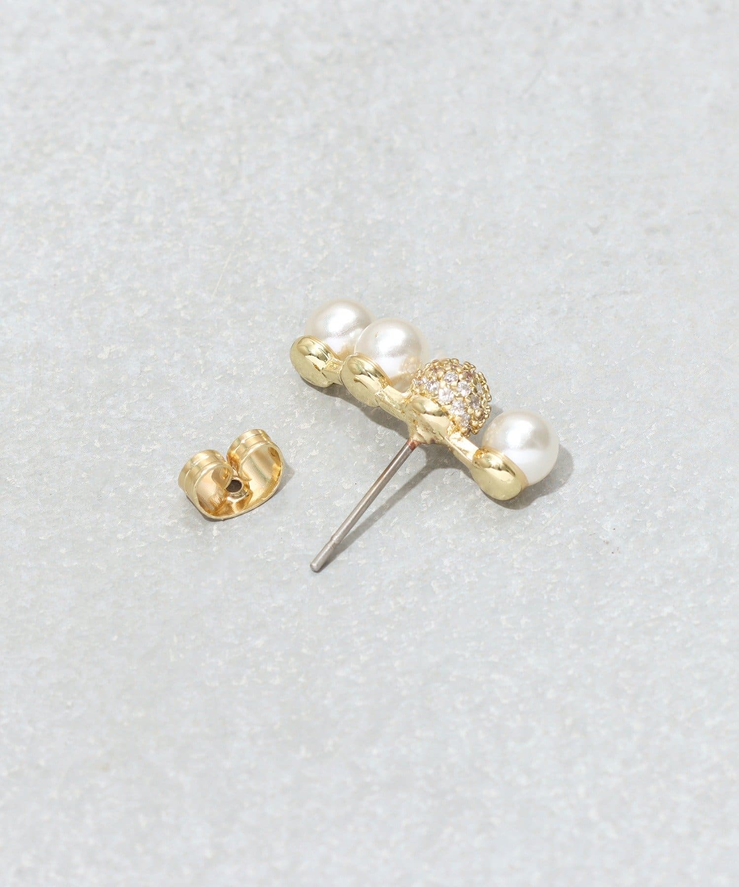 3COINS(スリーコインズ) パールラインピアス