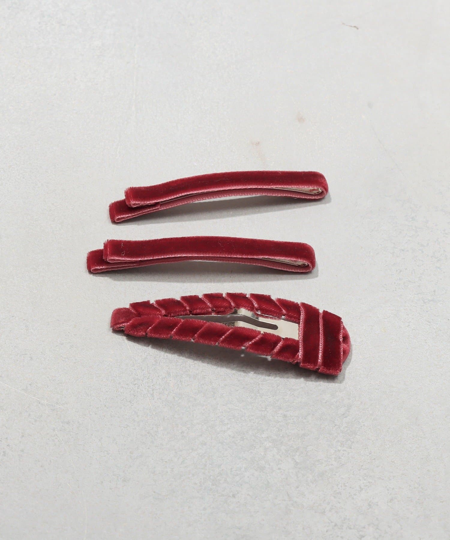 3COINS(スリーコインズ) ベロアパッチンピン3個セット