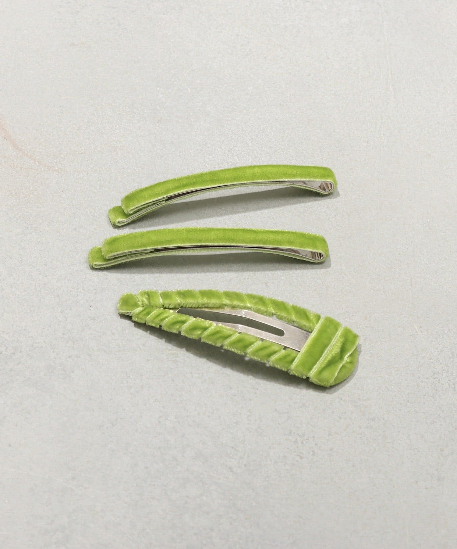 3COINS(スリーコインズ) ベロアパッチンピン3個セット