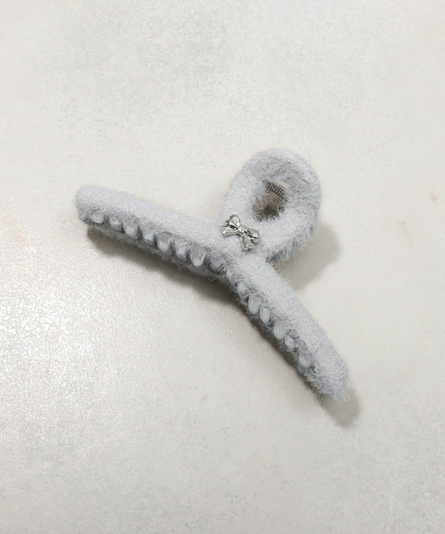 3COINS(スリーコインズ) リボン付きシャギーバンス