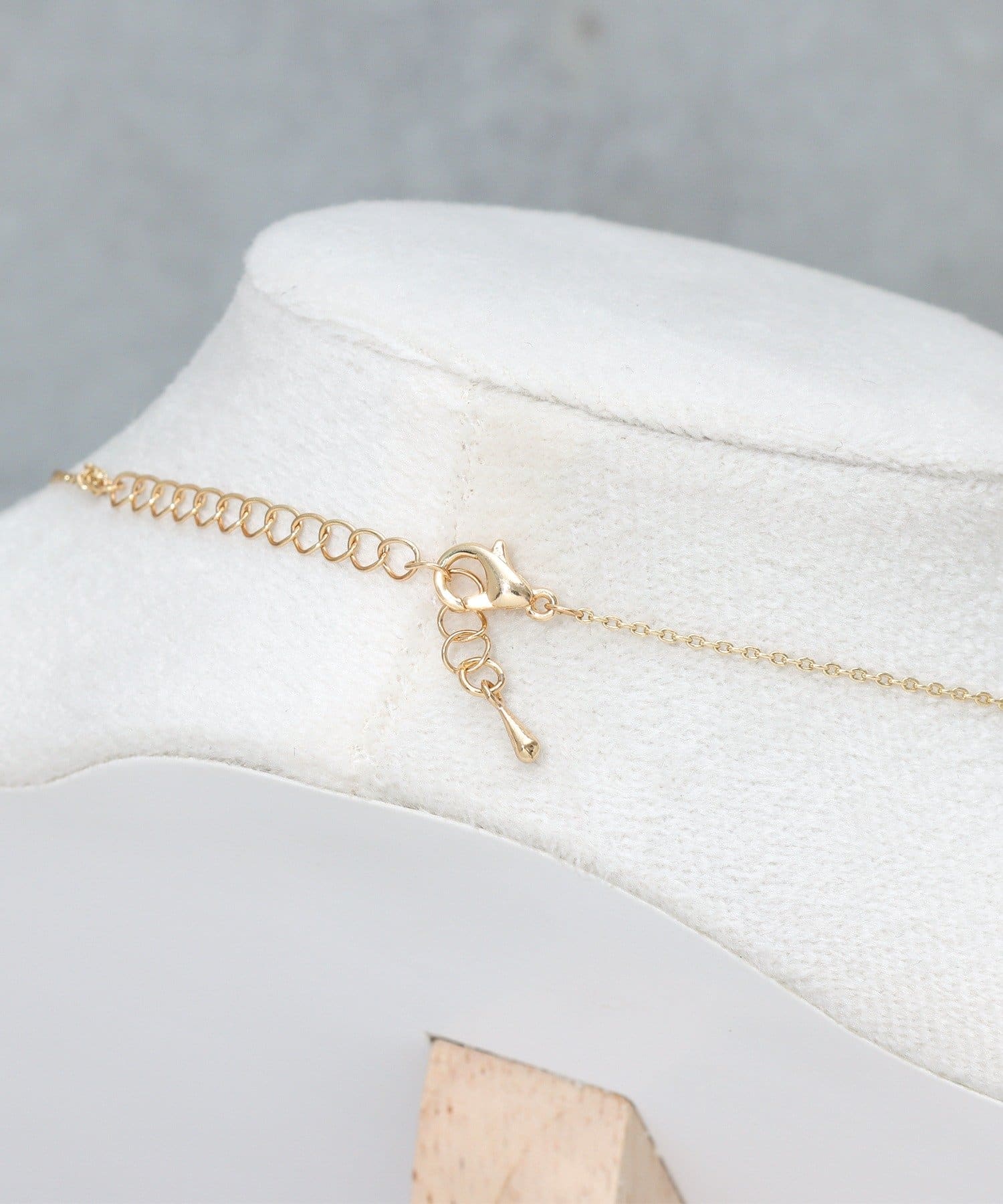 3COINS(スリーコインズ) 3wayリボンショートネックレス