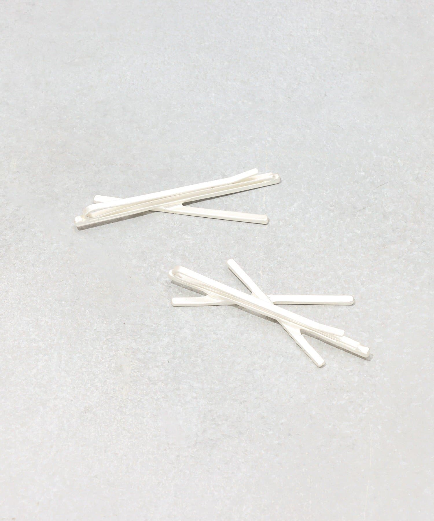 3COINS(スリーコインズ) クロスメタルヘアピン2個セット