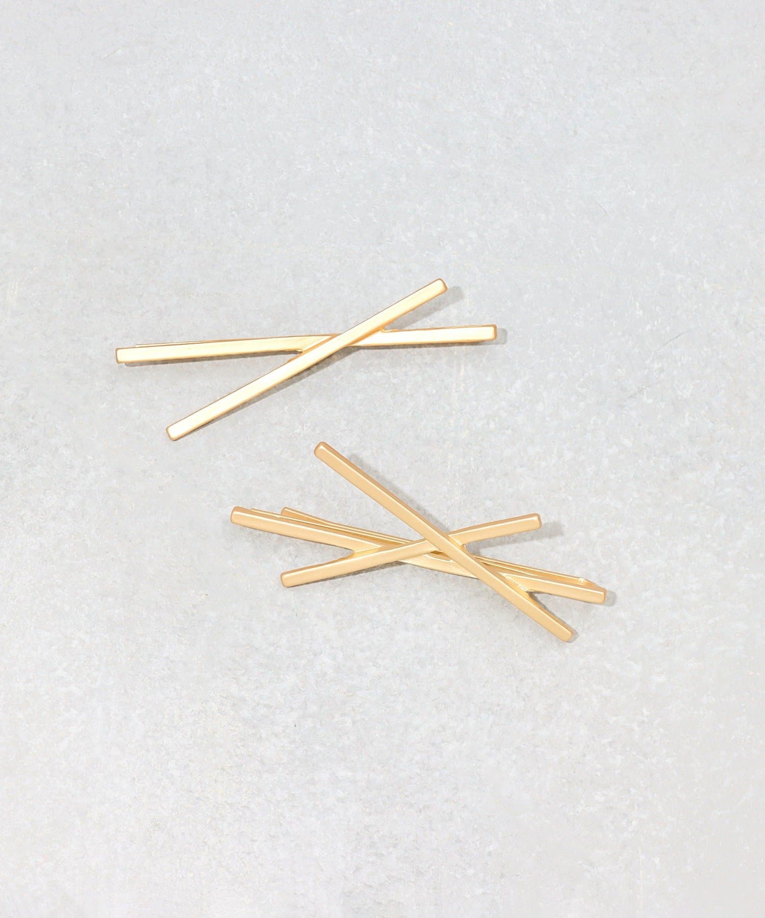 3COINS(スリーコインズ) クロスメタルヘアピン2個セット