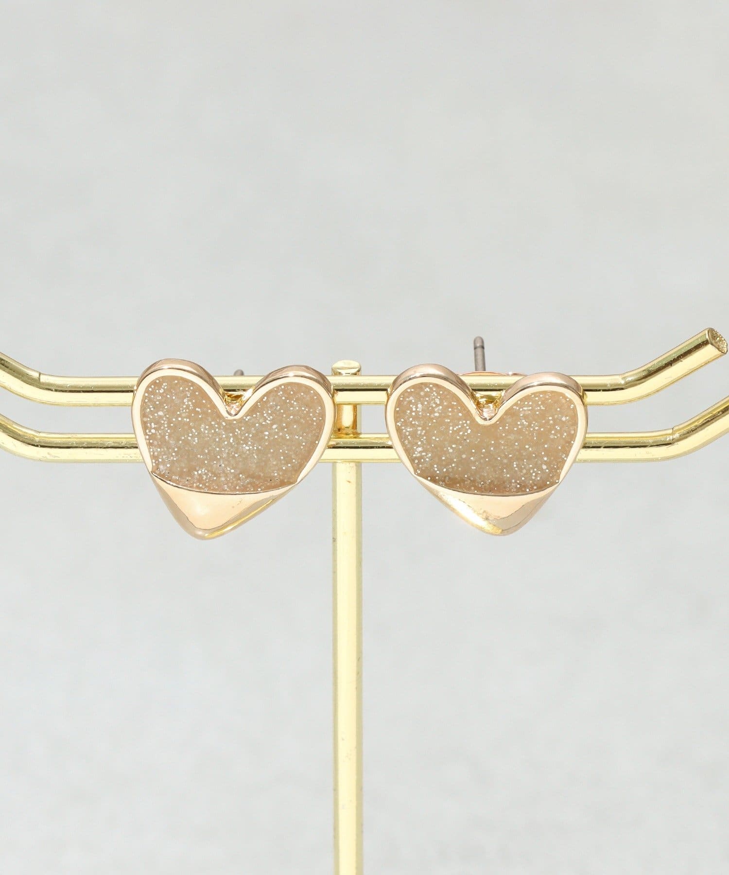 3COINS(スリーコインズ) ハートキラキラピアス