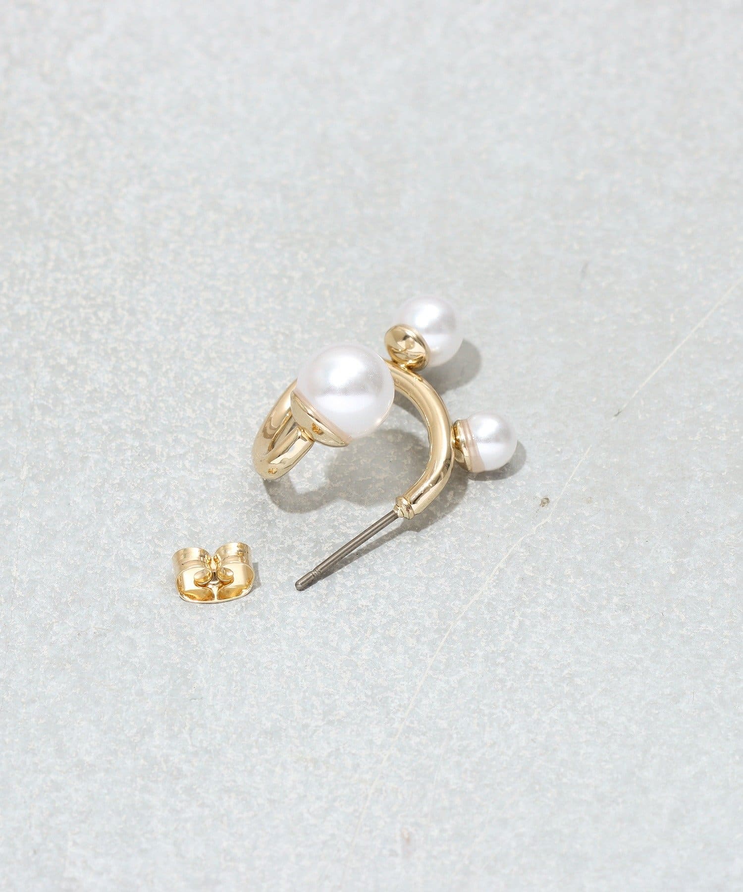 3COINS(スリーコインズ) パール付デザインピアス