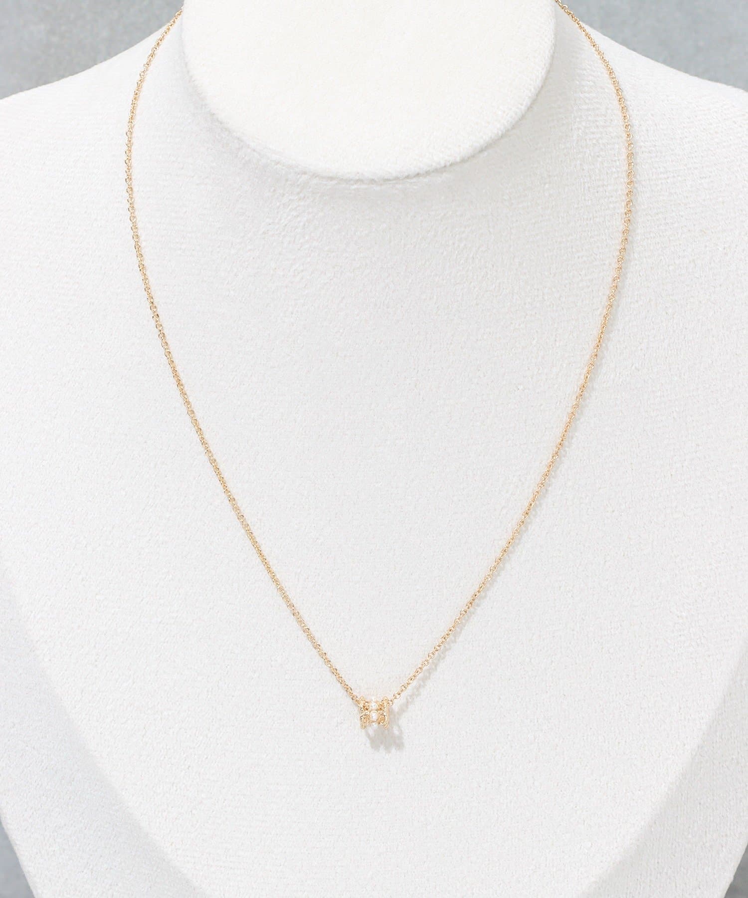 3COINS(スリーコインズ) ミニパールショートネックレス