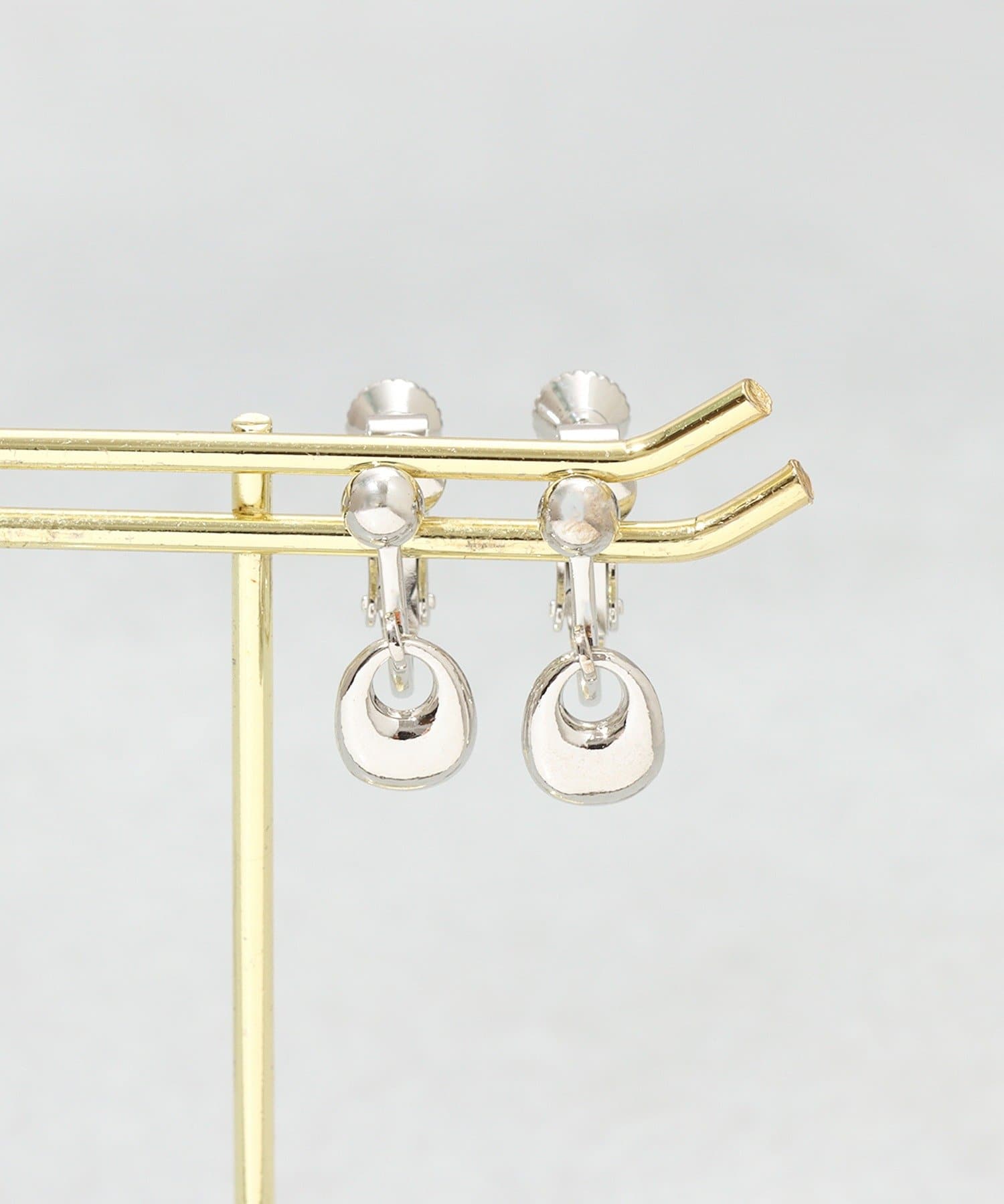 3COINS(スリーコインズ) メタルサガリイヤリング