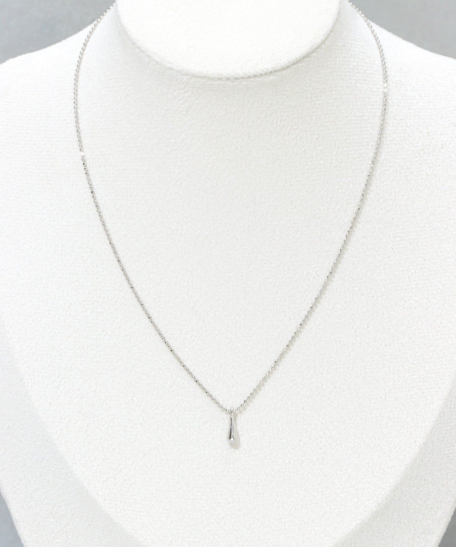 3COINS(スリーコインズ) メタルモチーフショートネックレス