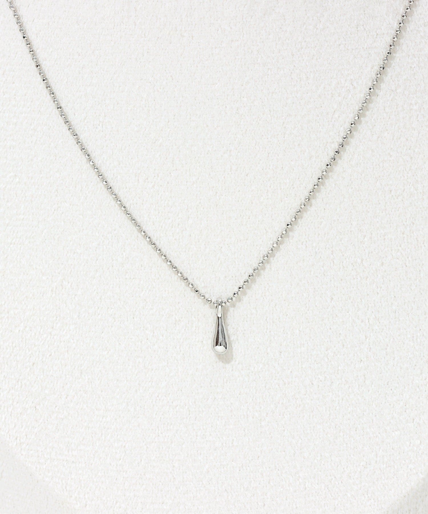 3COINS(スリーコインズ) メタルモチーフショートネックレス