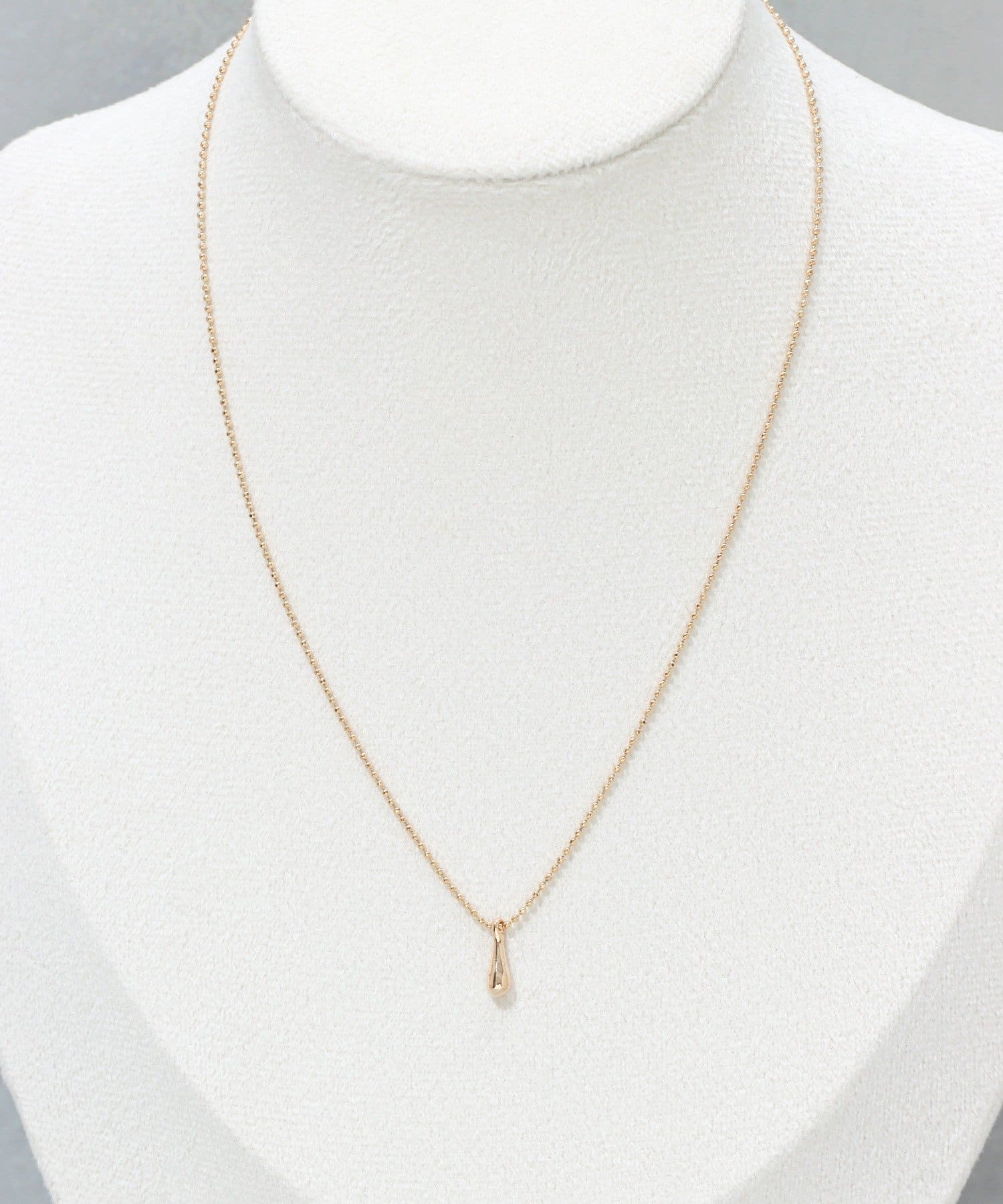 3COINS(スリーコインズ) メタルモチーフショートネックレス