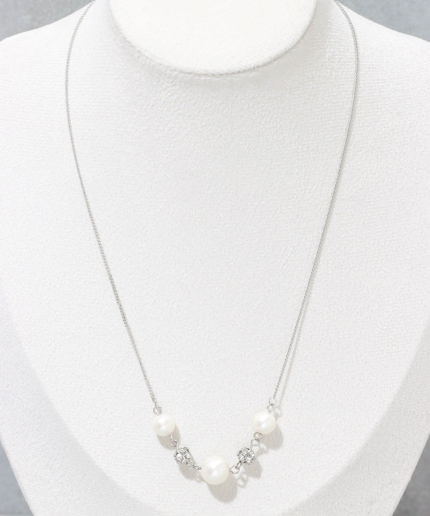 3COINS(スリーコインズ) シャイニーパールショートネックレス