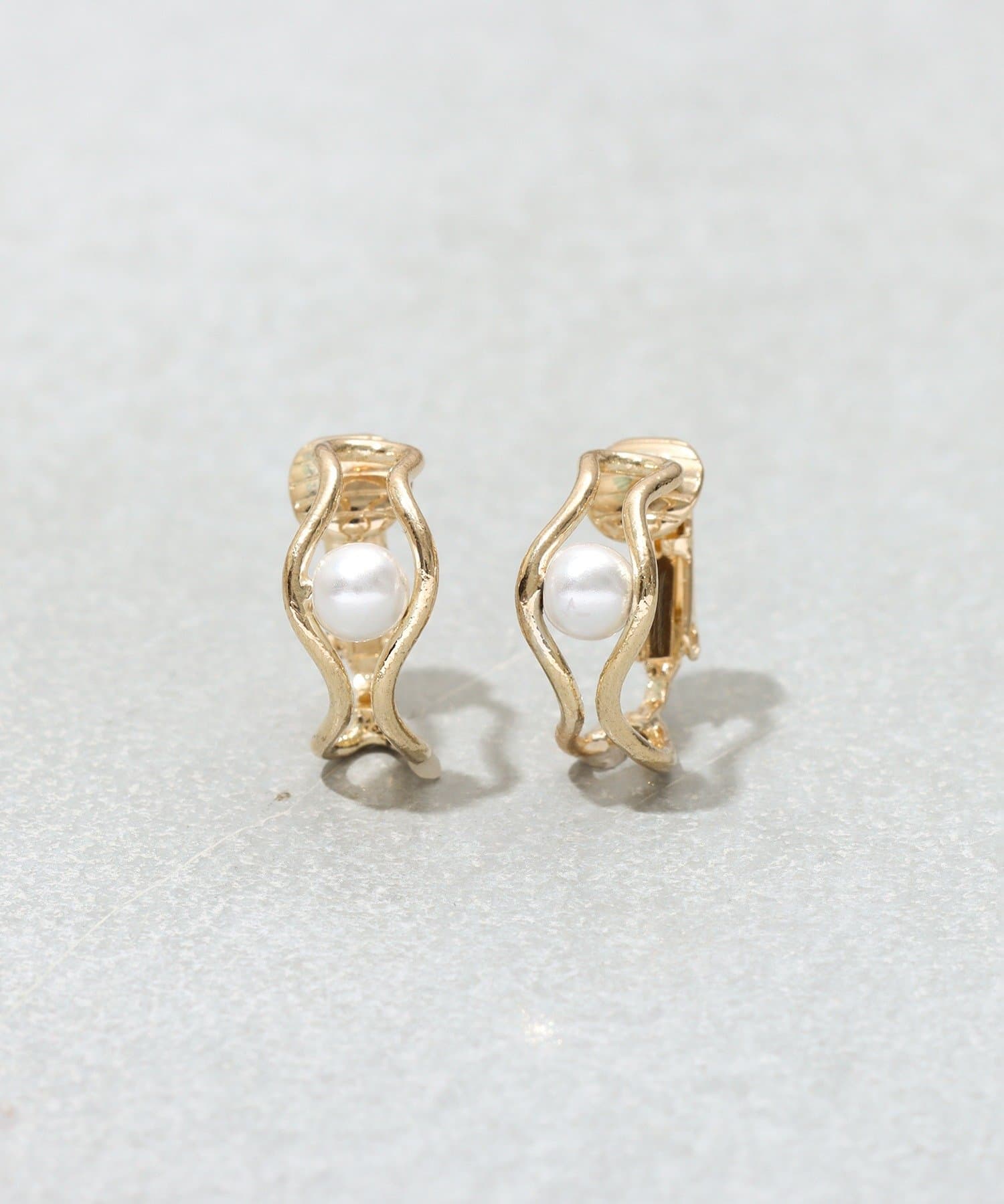 3COINS(スリーコインズ) メタルダブルフープイヤリング