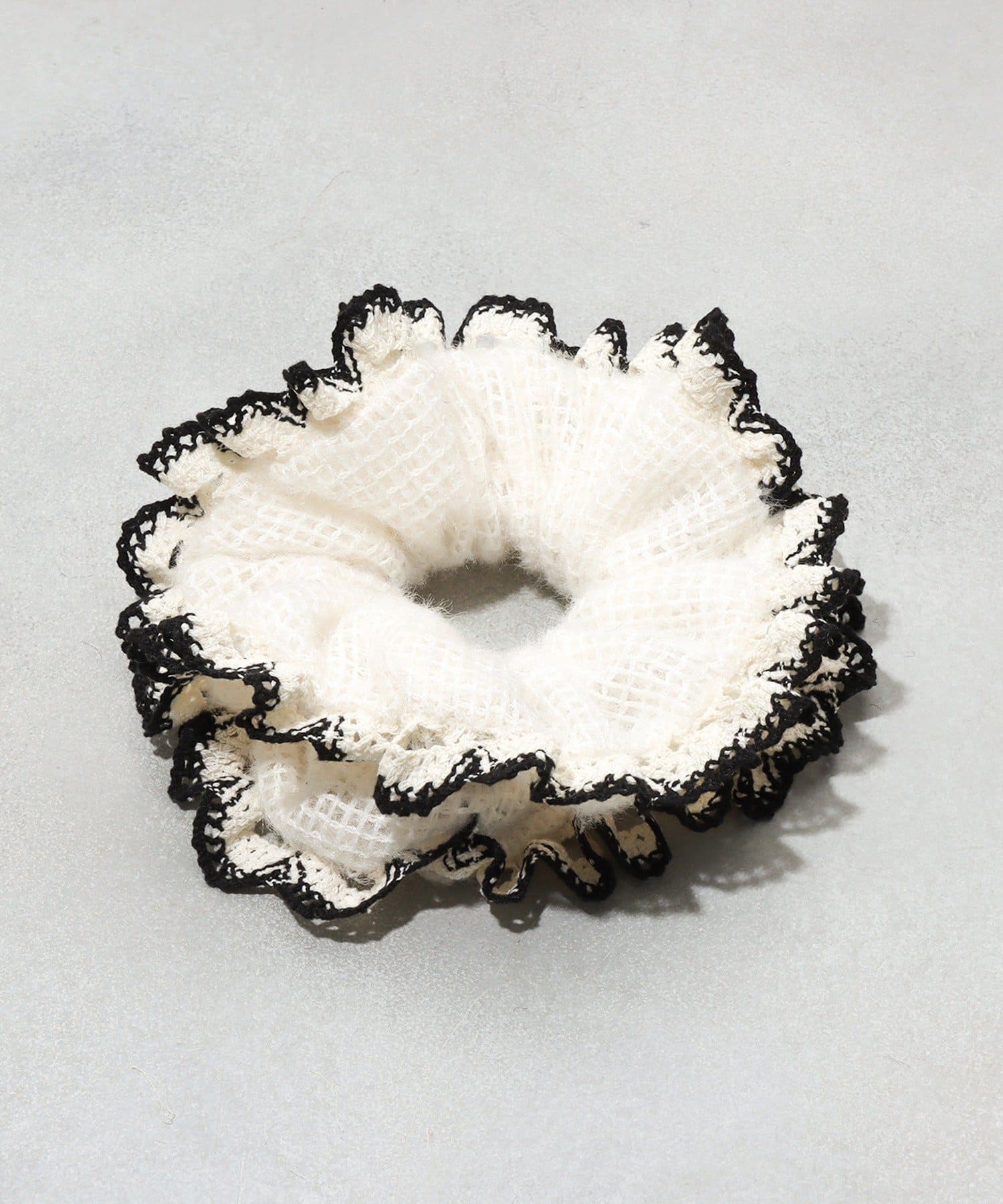 3COINS(スリーコインズ) モノトーンニットシュシュ