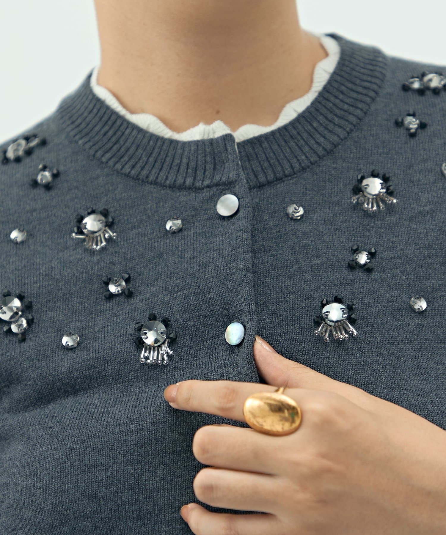 NOLLEY'S(ノーリーズ) ビジュー付きクルーネックカーディガン