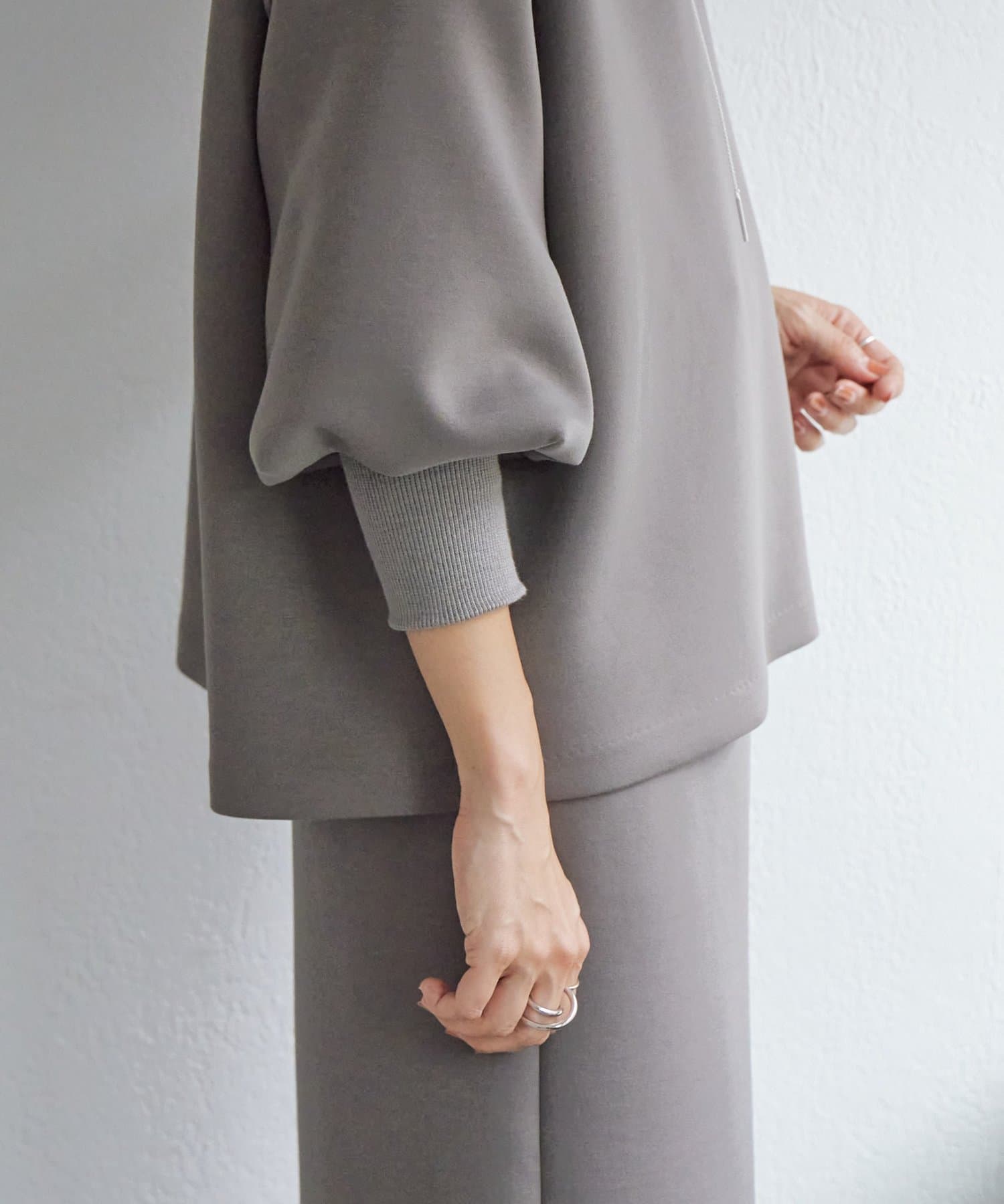 BEARDSLEY(ビアズリー) ダンボールパフトレーナー