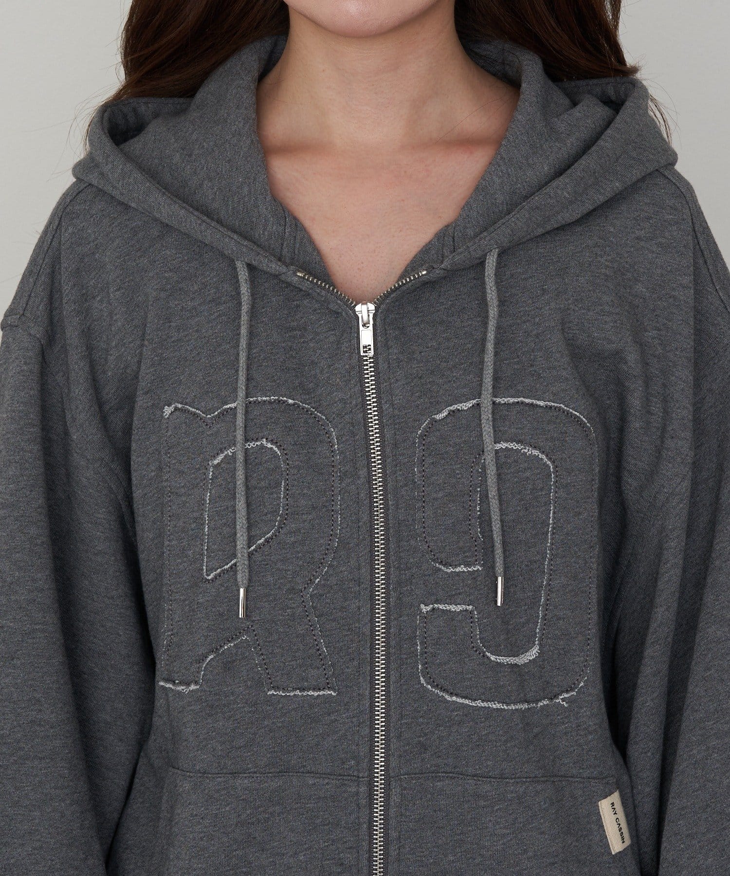 RAY CASSIN(レイカズン) ロゴワッペンフードジップパーカー