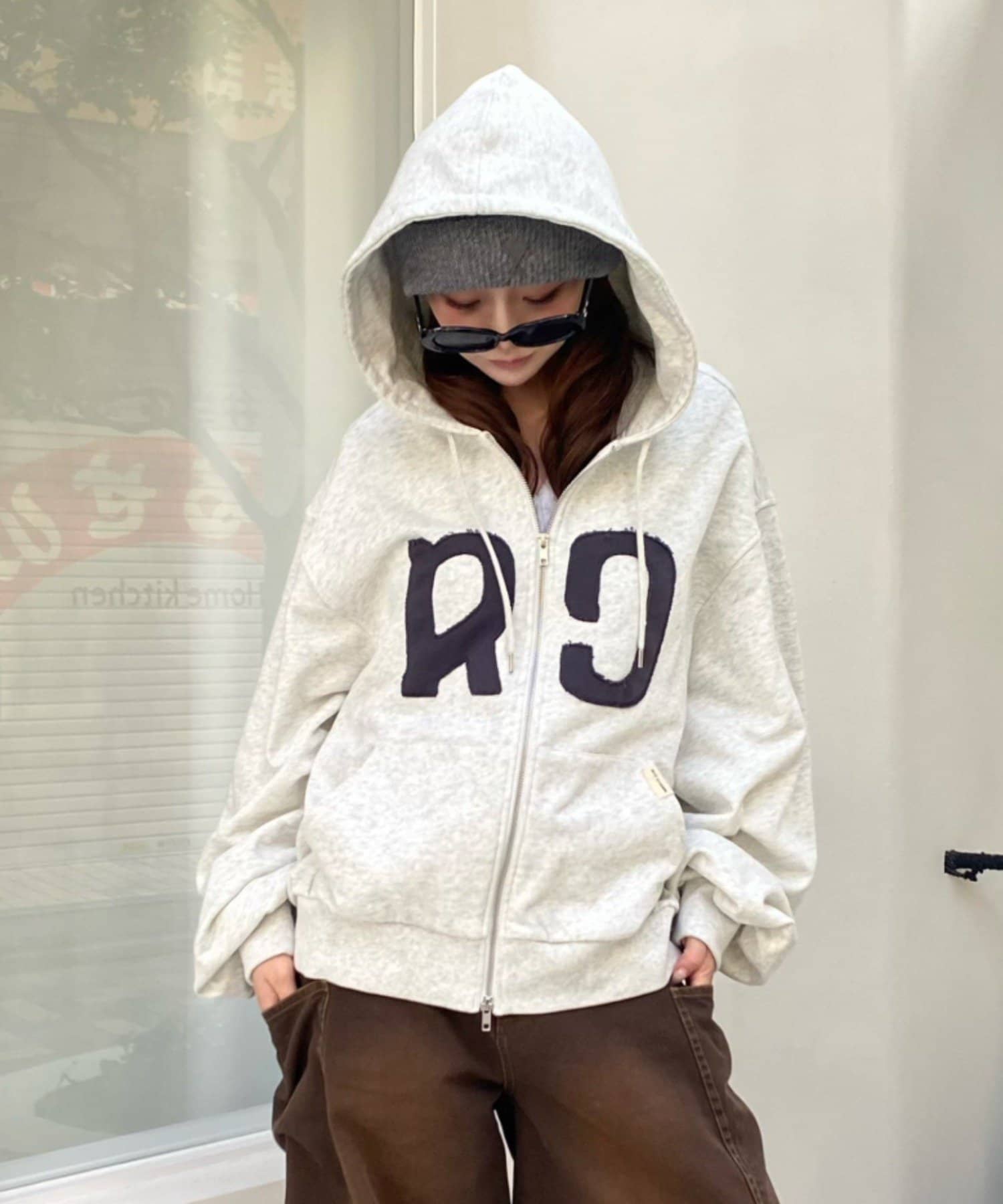 RAY CASSIN(レイカズン) ロゴワッペンフードジップパーカー