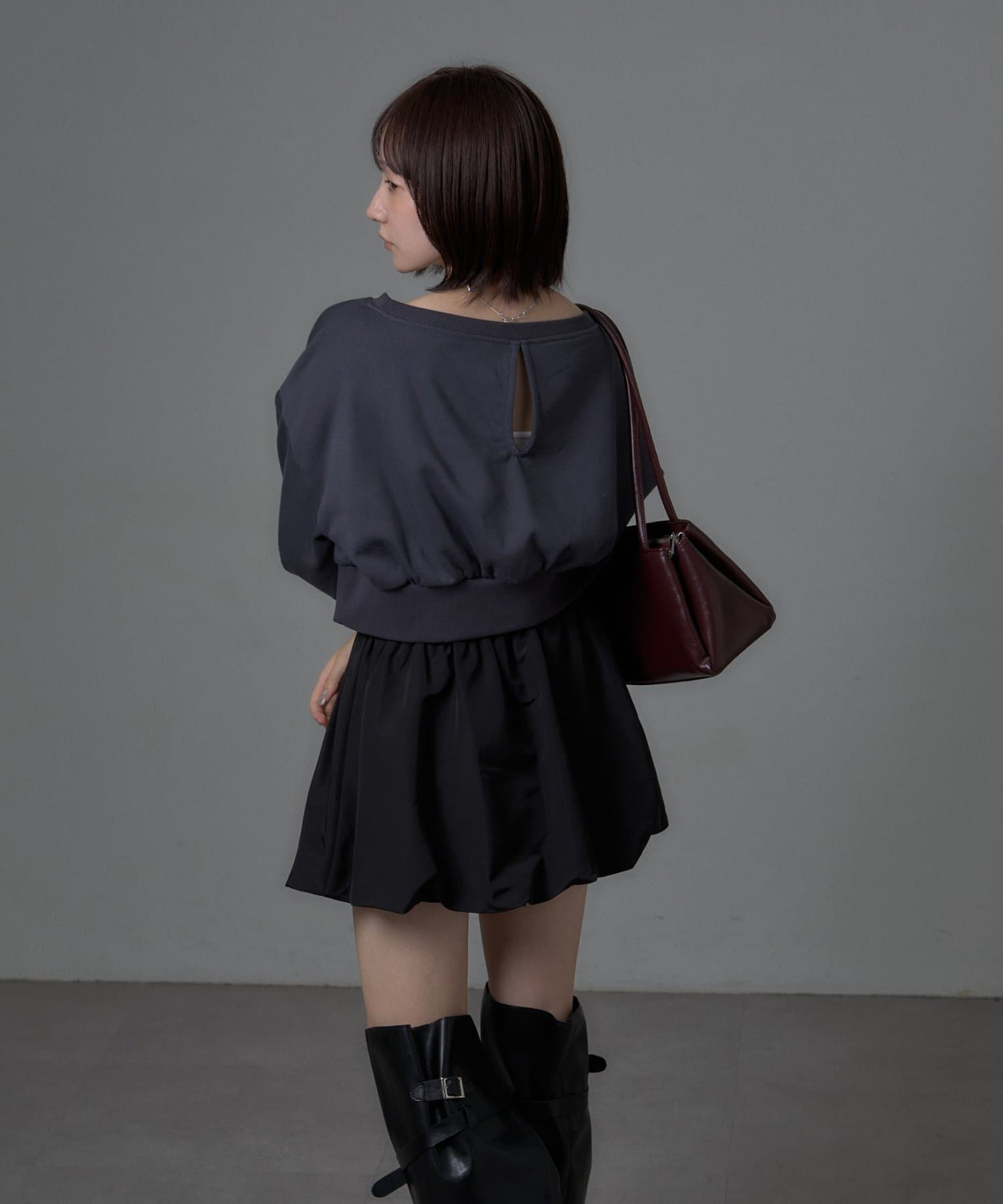 mline(エムライン) [mline]バックオープン ロゴスウェット