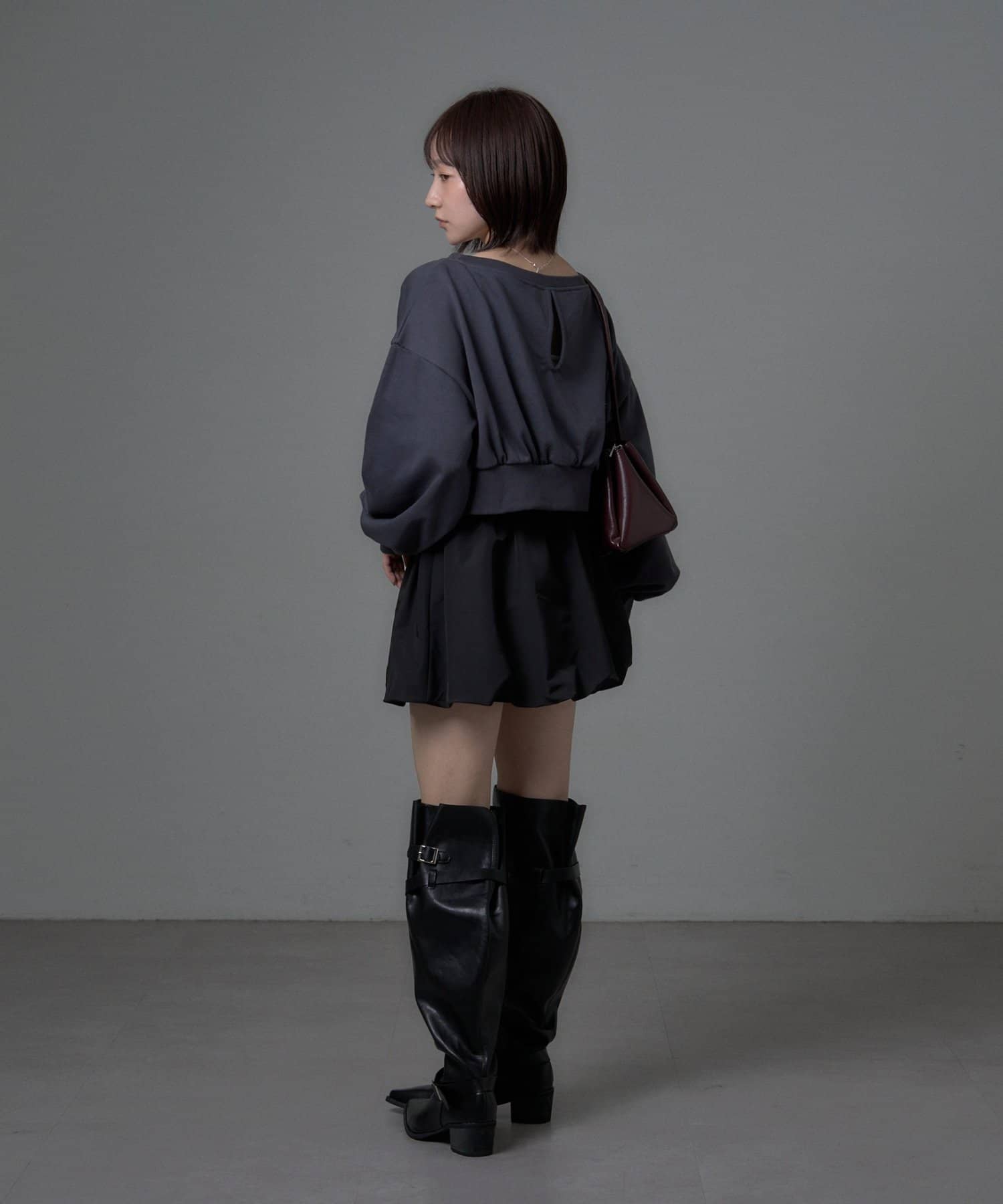 mline(エムライン) [mline]バックオープン ロゴスウェット