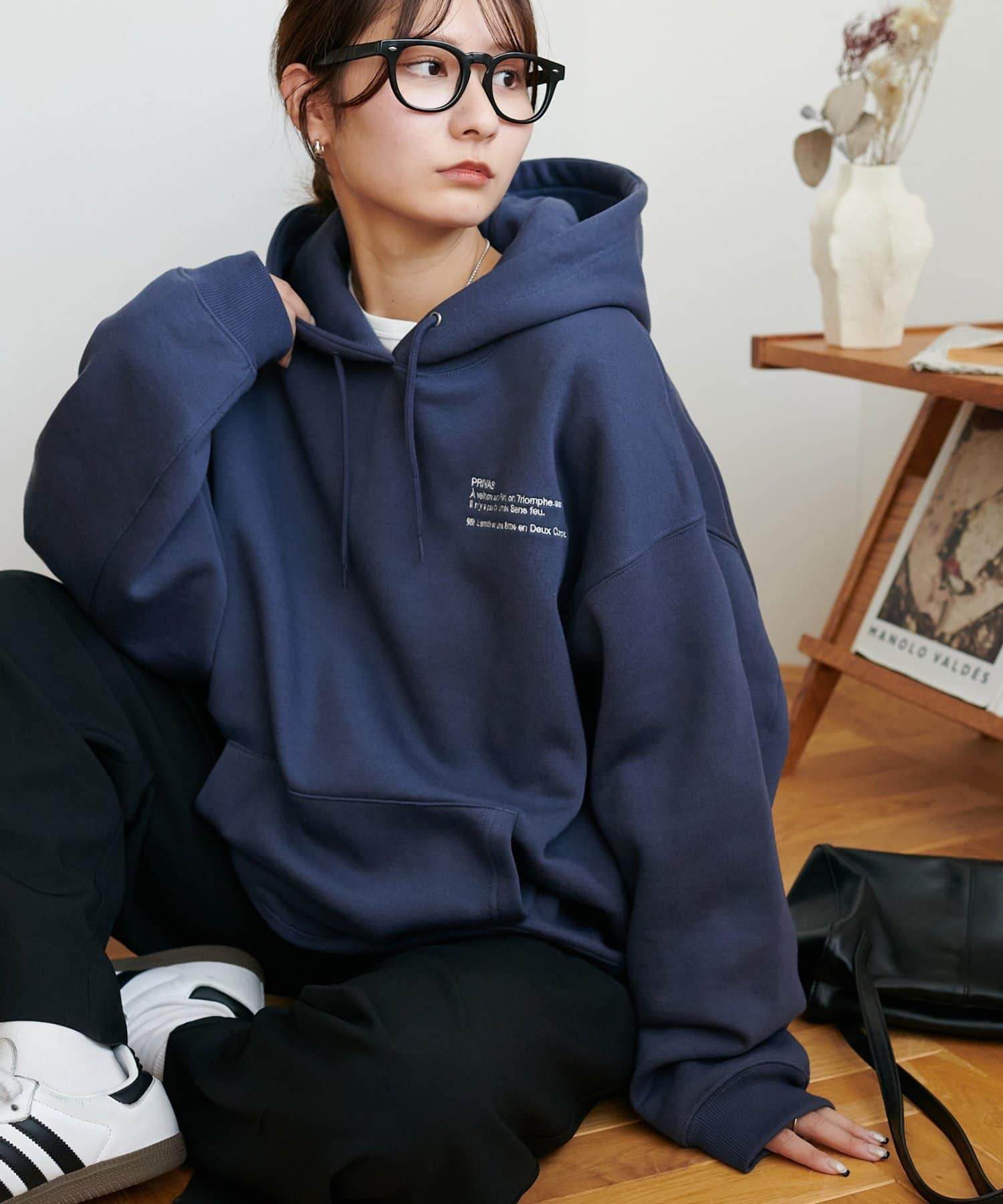 DISCOAT(ディスコート) 【WEB限定】ミニ刺繍ロゴ裏起毛フーディ