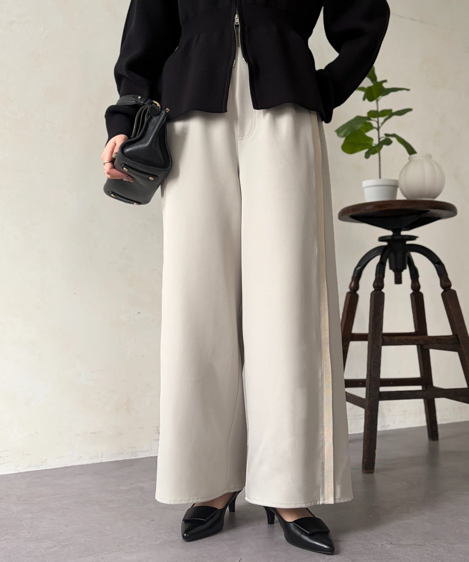 Chez toi(シェトワ) リブラインストレッチストレートパンツ