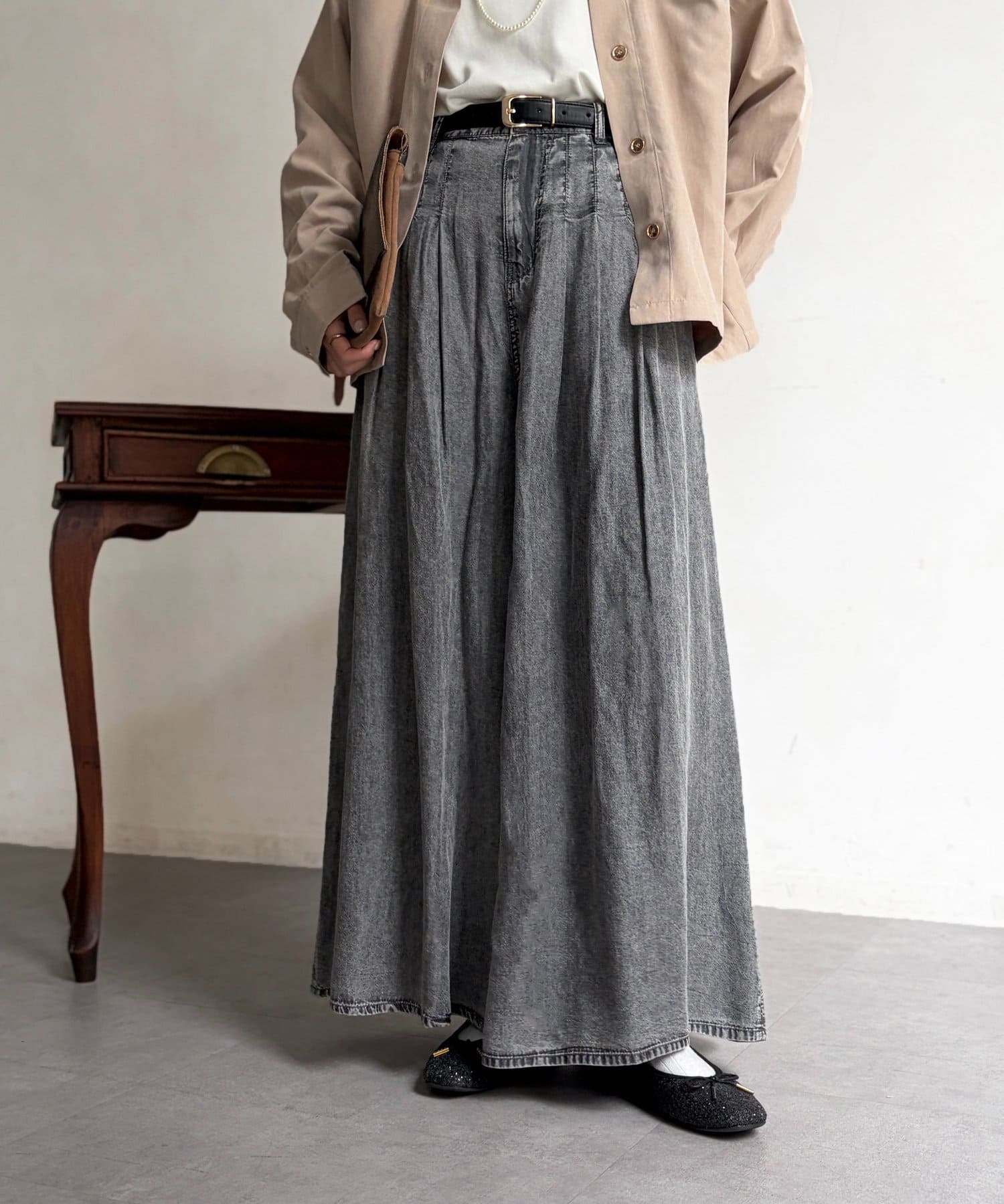 Chez toi(シェトワ) パウダー加工ワイドデニム