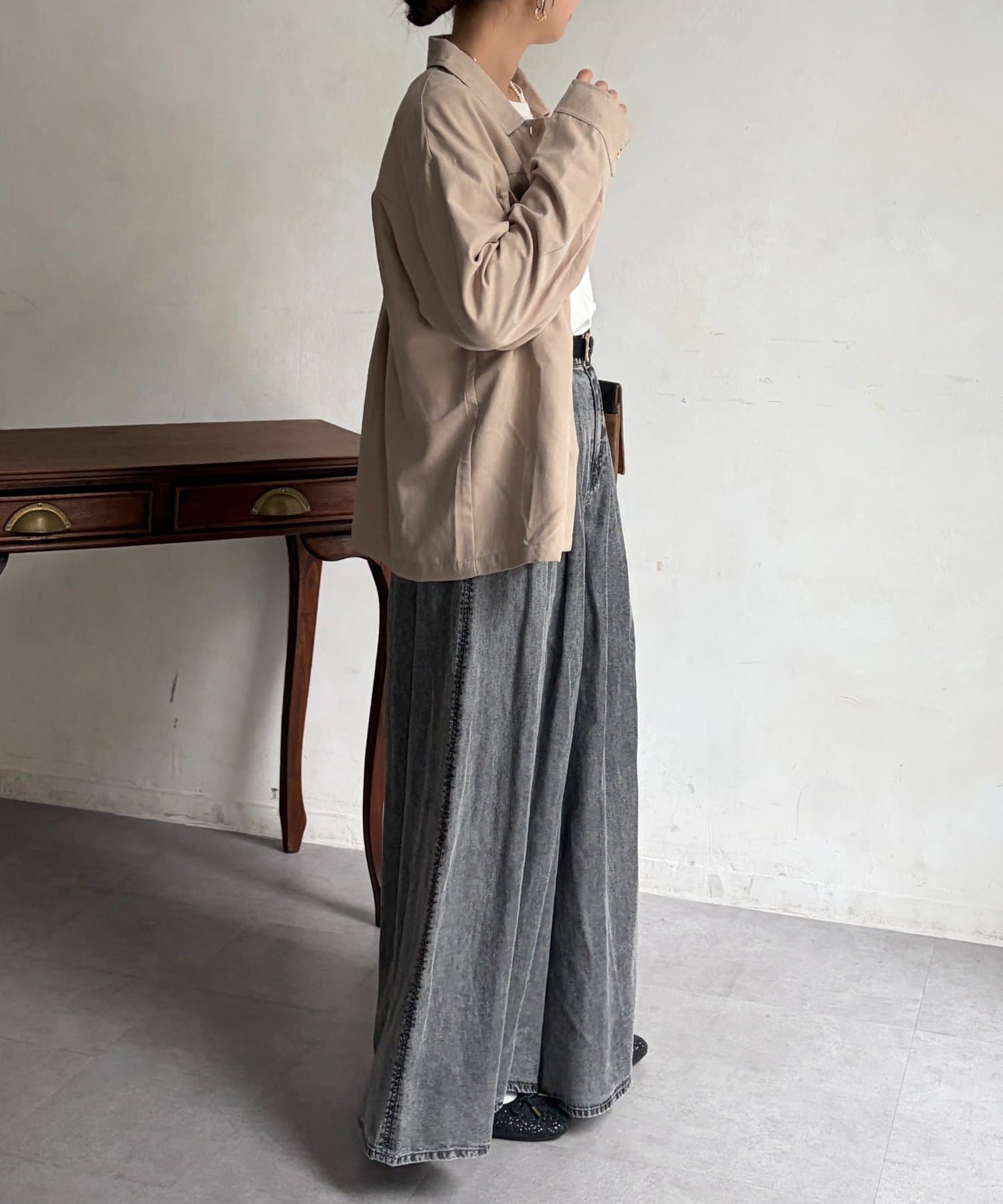 Chez toi(シェトワ) パウダー加工ワイドデニム