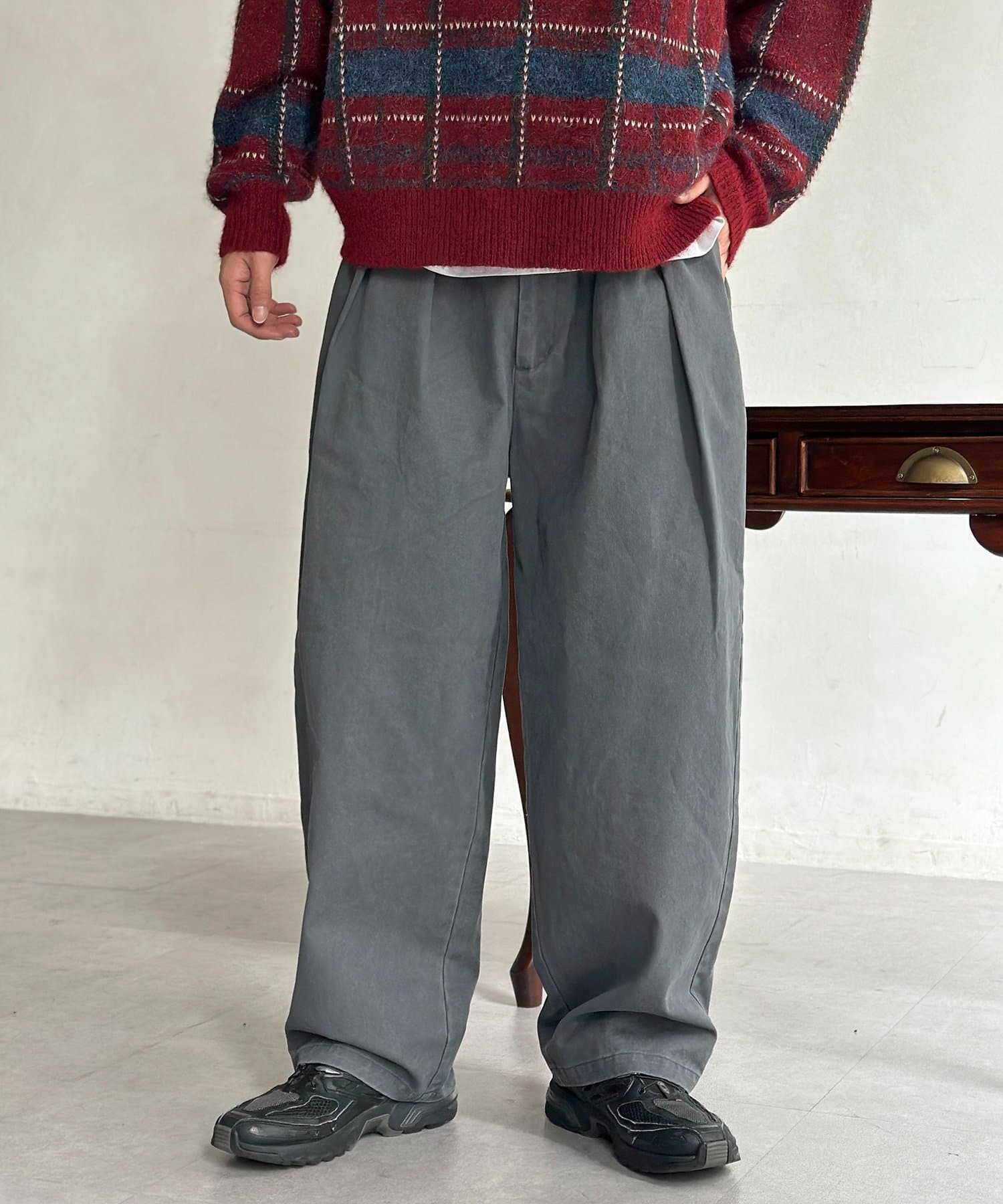 CPCM(シーピーシーエム) ピグメントツイルワイドタックパンツ