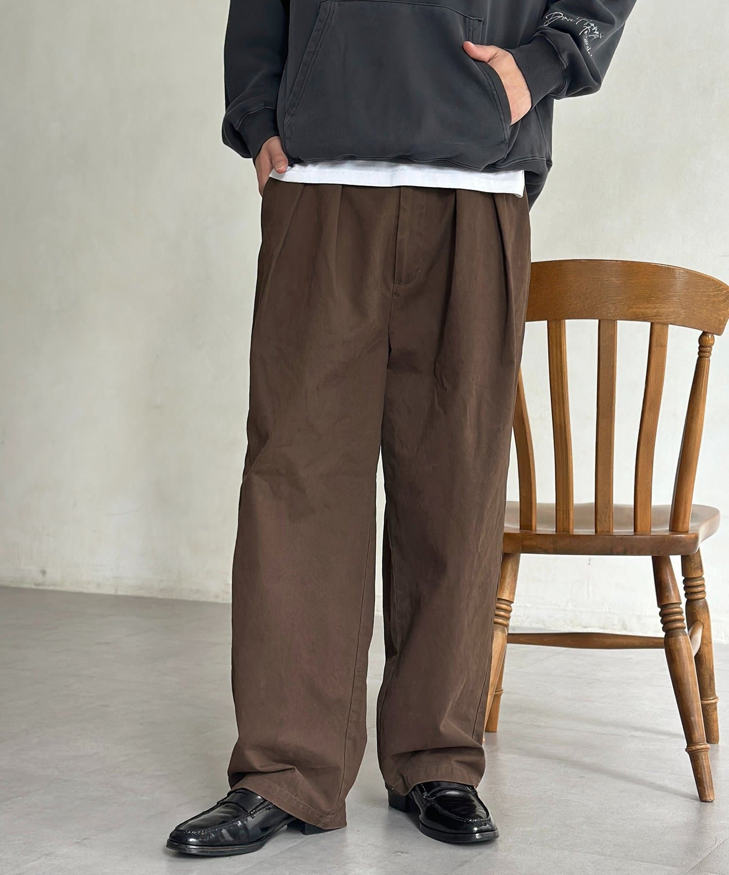 CPCM(シーピーシーエム) ピグメントツイルワイドタックパンツ