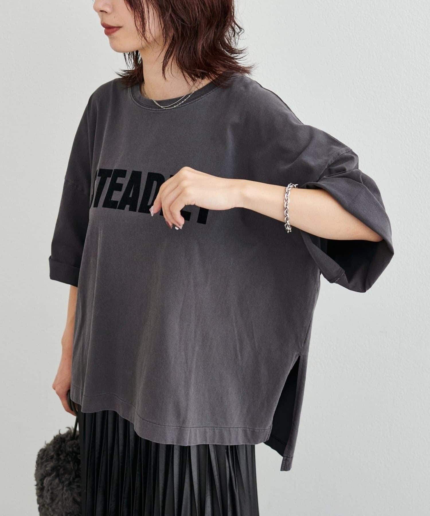 NICE CLAUP / OLIVE des OLIVE OUTLET(ナイスクラップ  / オリーブ デ オリーブ アウトレット) 【LARUTA】サイドスリットBIGTシャツ