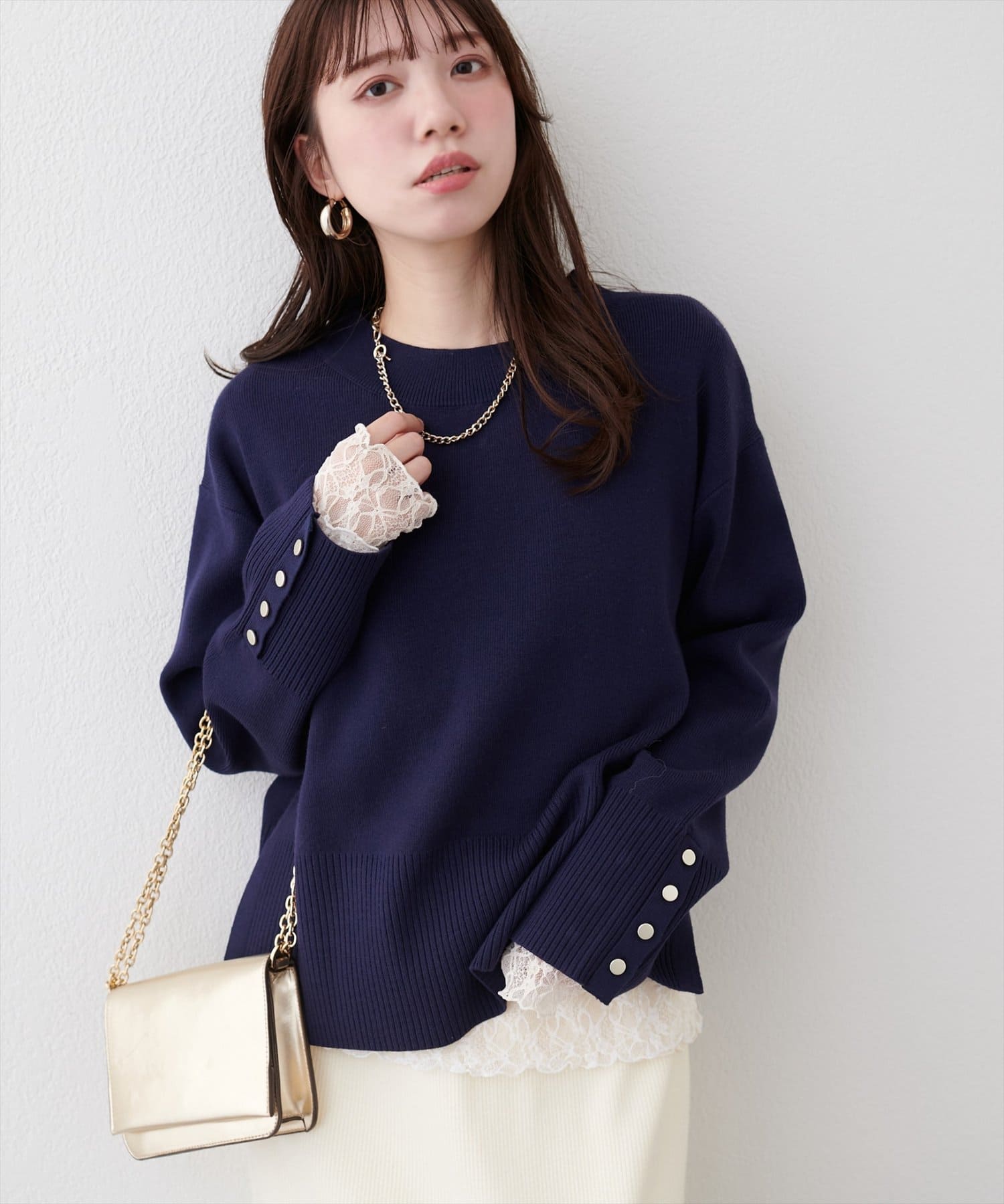 natural couture(ナチュラルクチュール) スタンドネック袖口釦ゆるニット