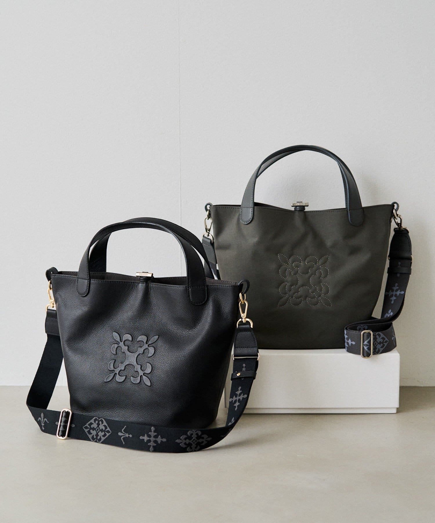 russet(ラシット) 《WEB限定》エンボスモノグラム2WAYミニトートバッグ