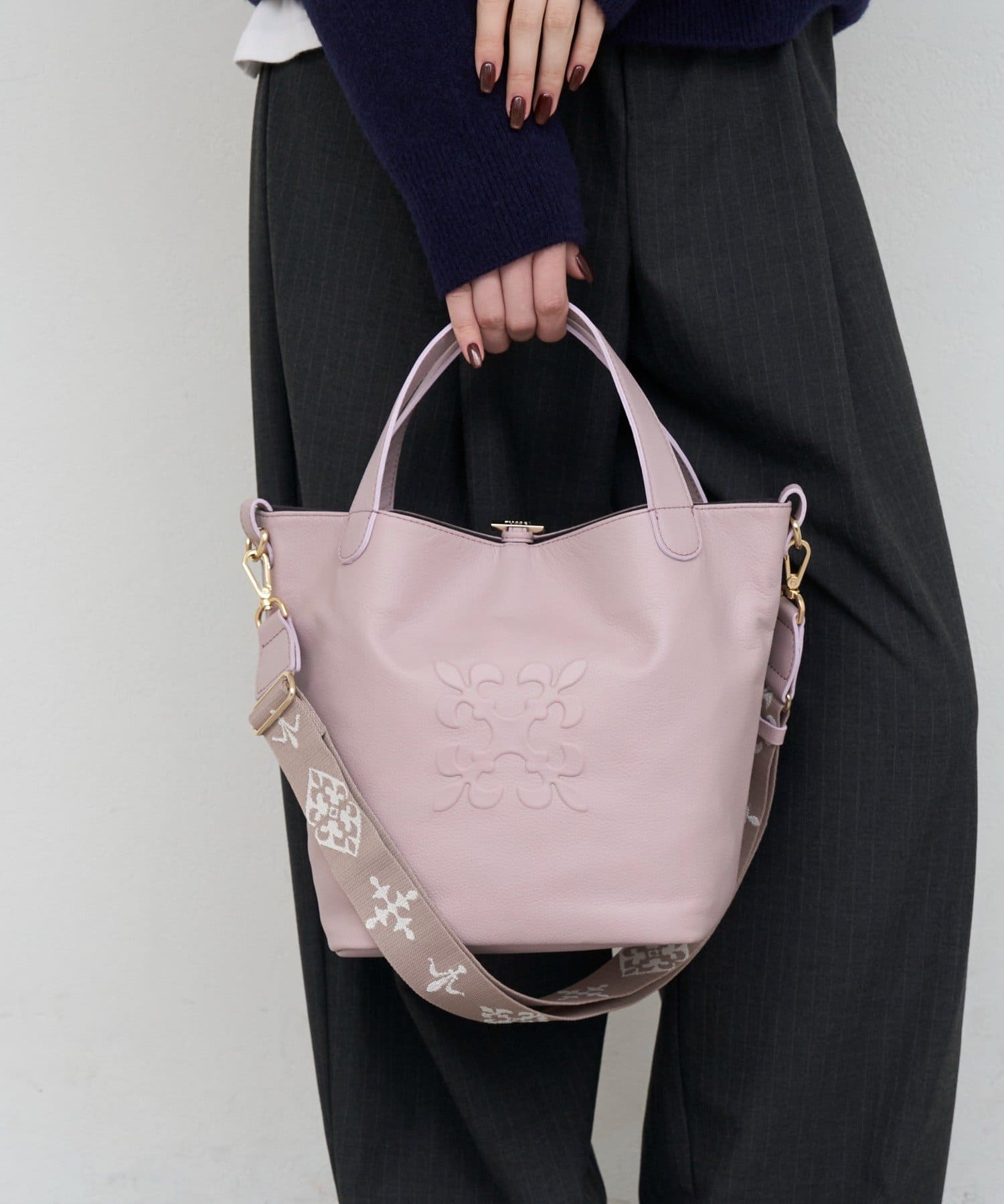 russet(ラシット) 《WEB限定》エンボスモノグラム2WAYタウントートバッグ