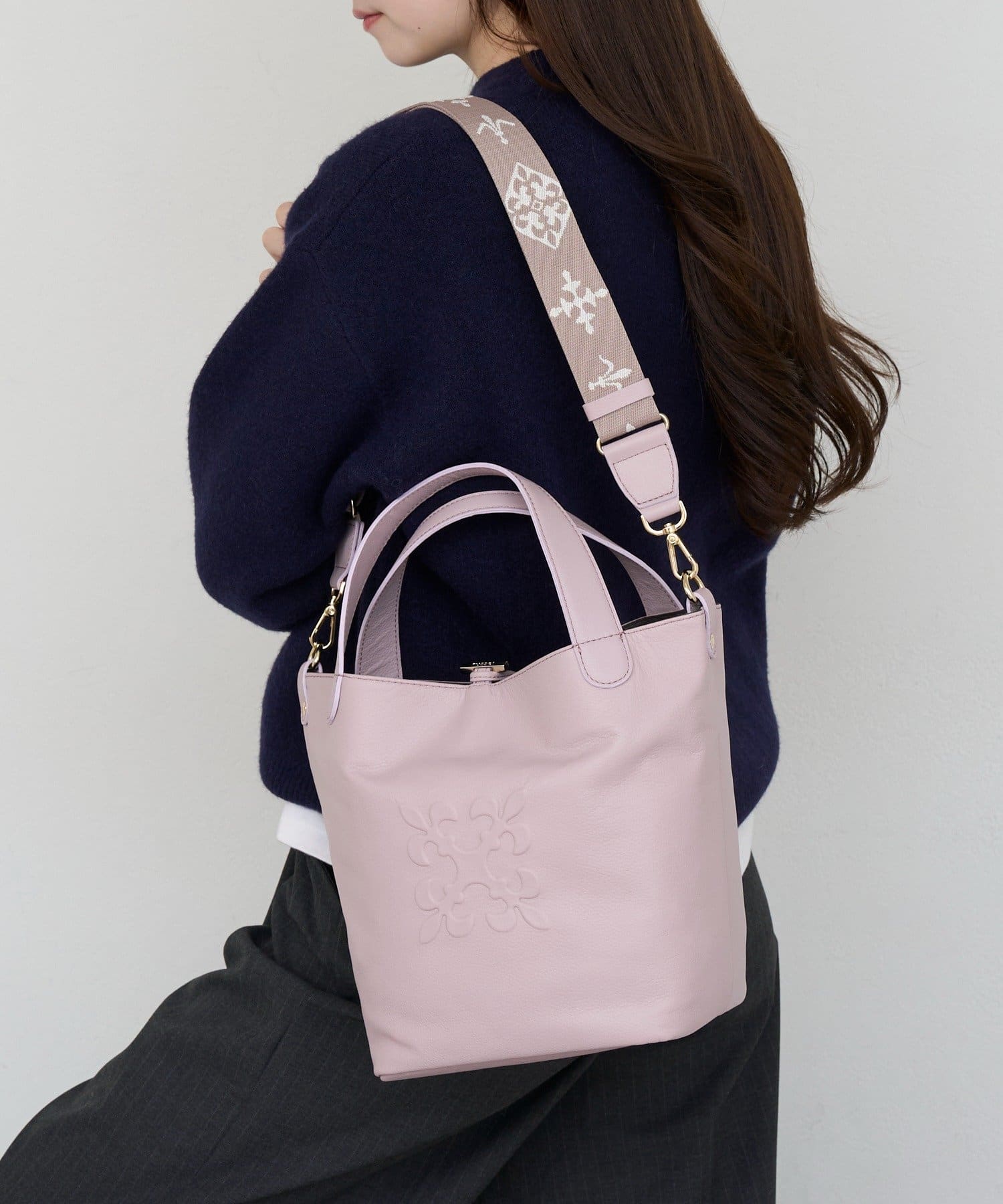 russet(ラシット) 《WEB限定》エンボスモノグラム2WAYタウントートバッグ