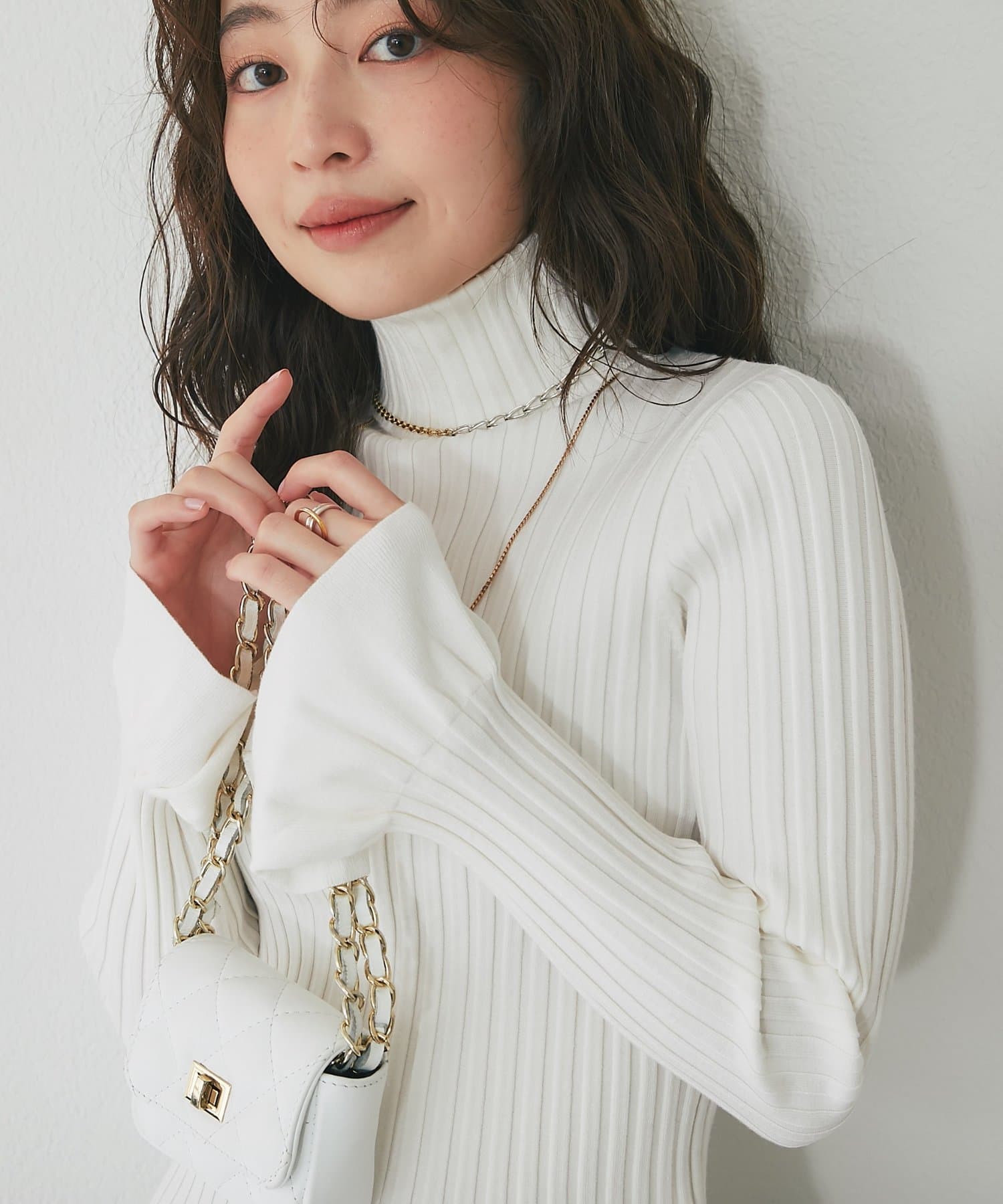 La boutique BonBon(ラブティックボンボン) フリルハイネックリブニット