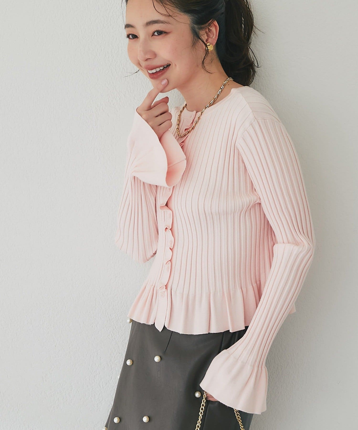 La boutique BonBon(ラブティックボンボン) フリルリブニットカーディガン