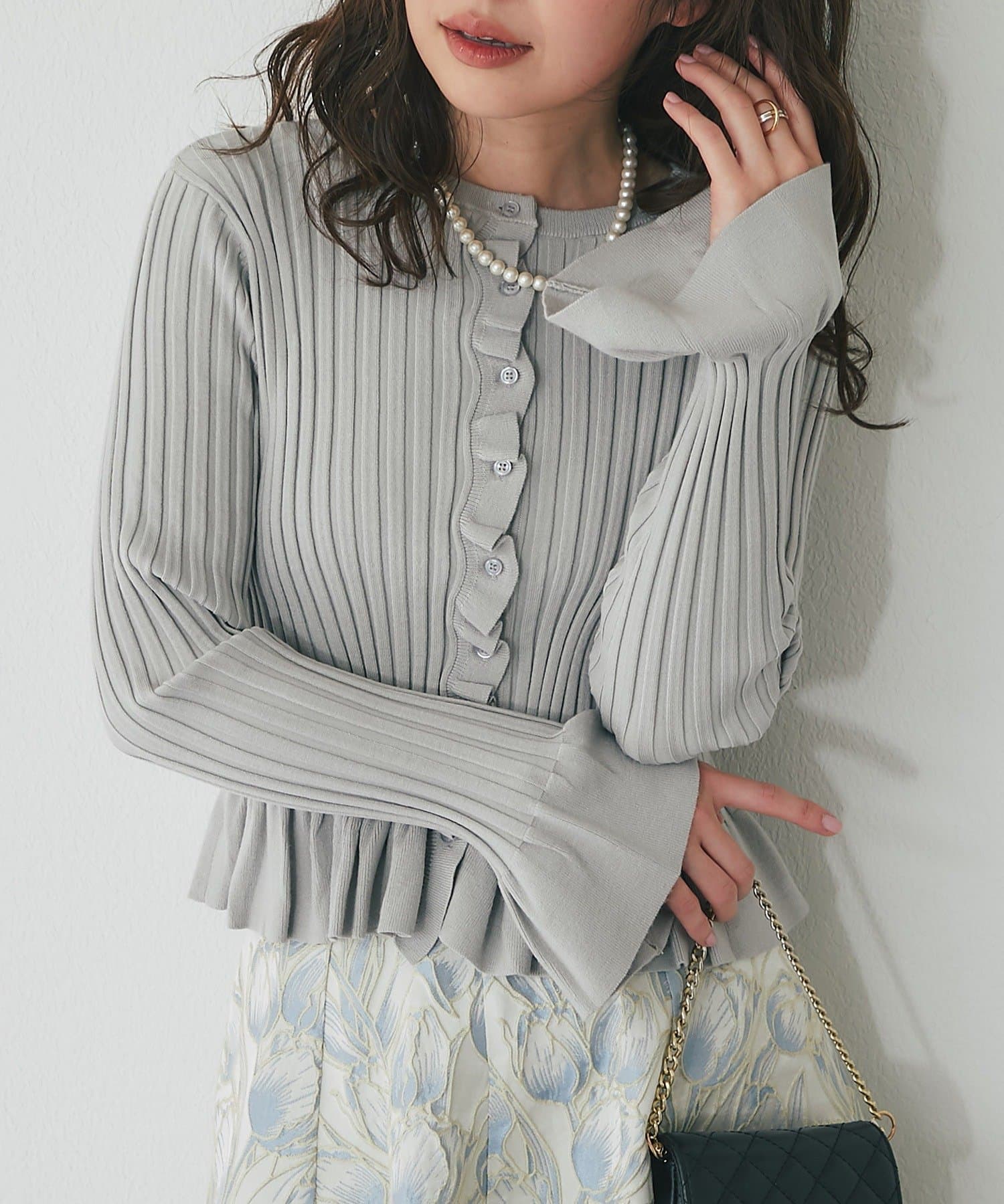 La boutique BonBon(ラブティックボンボン) フリルリブニットカーディガン