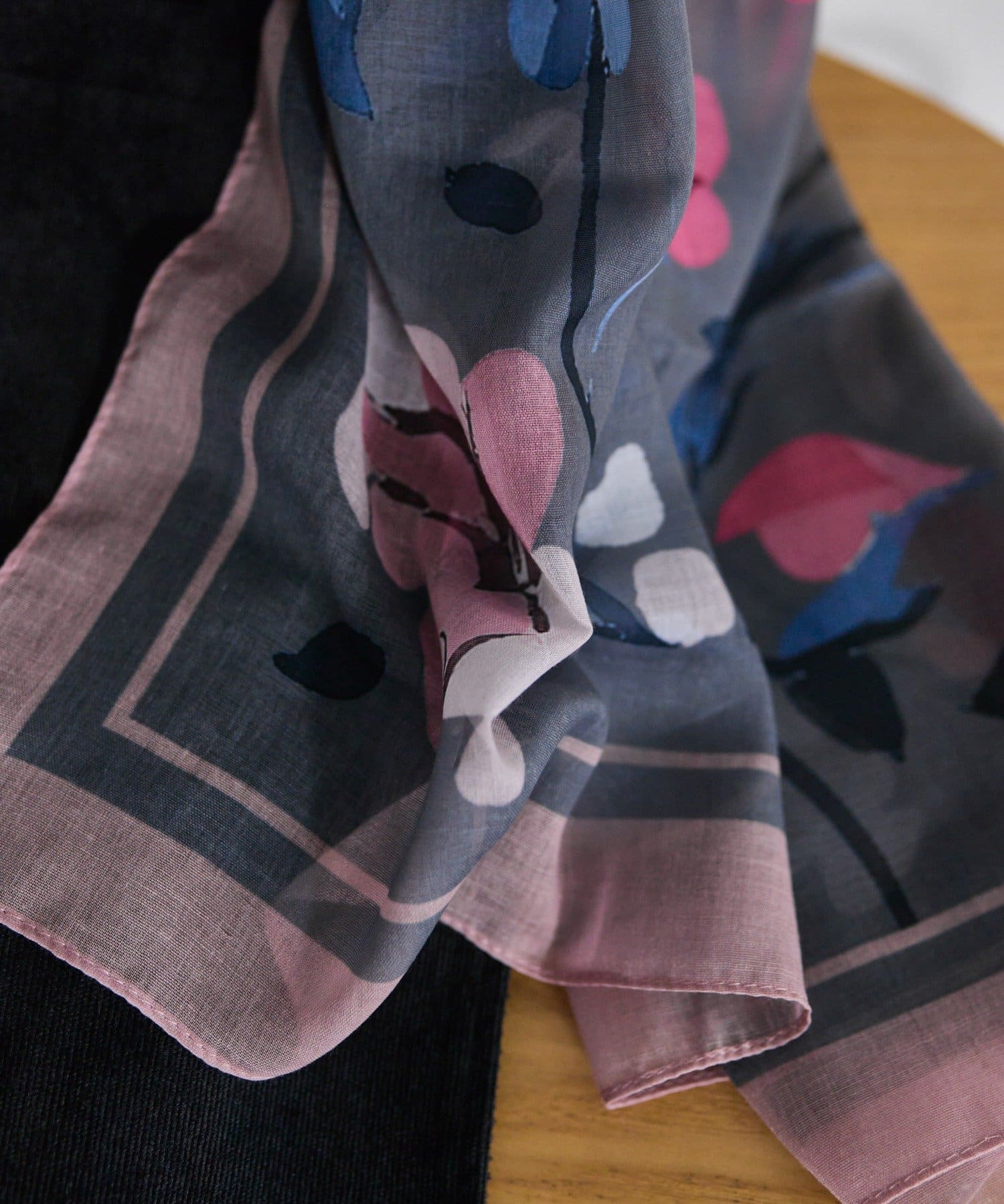 ear PAPILLONNER(イア パピヨネ) フラワーアーチストール