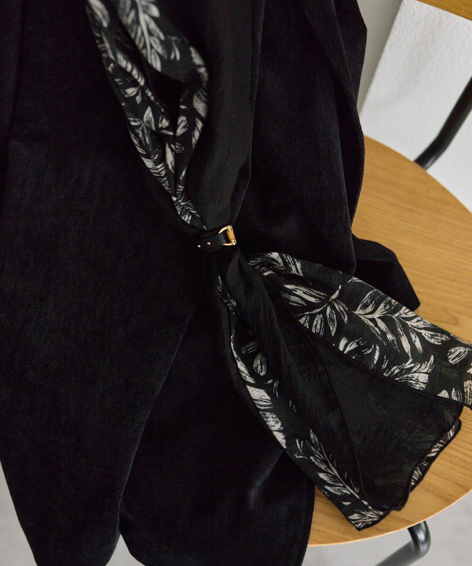 ear PAPILLONNER(イア パピヨネ) リング付バイカラーリーフストール