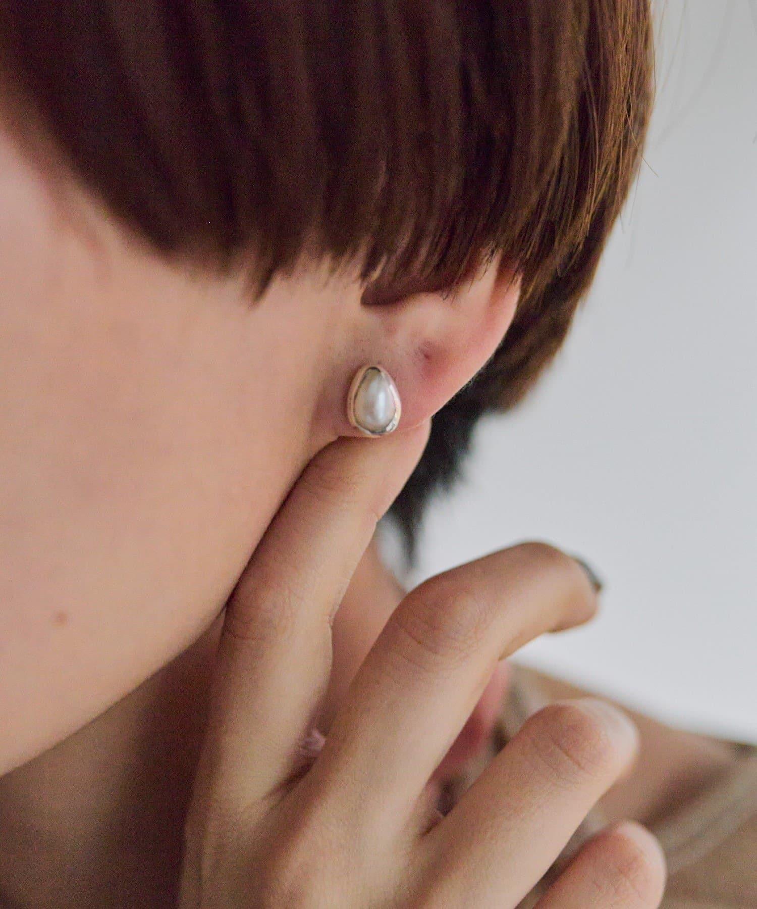 ear PAPILLONNER(イア パピヨネ) 《スターリングシルバー使用》しずく淡水パールピアス