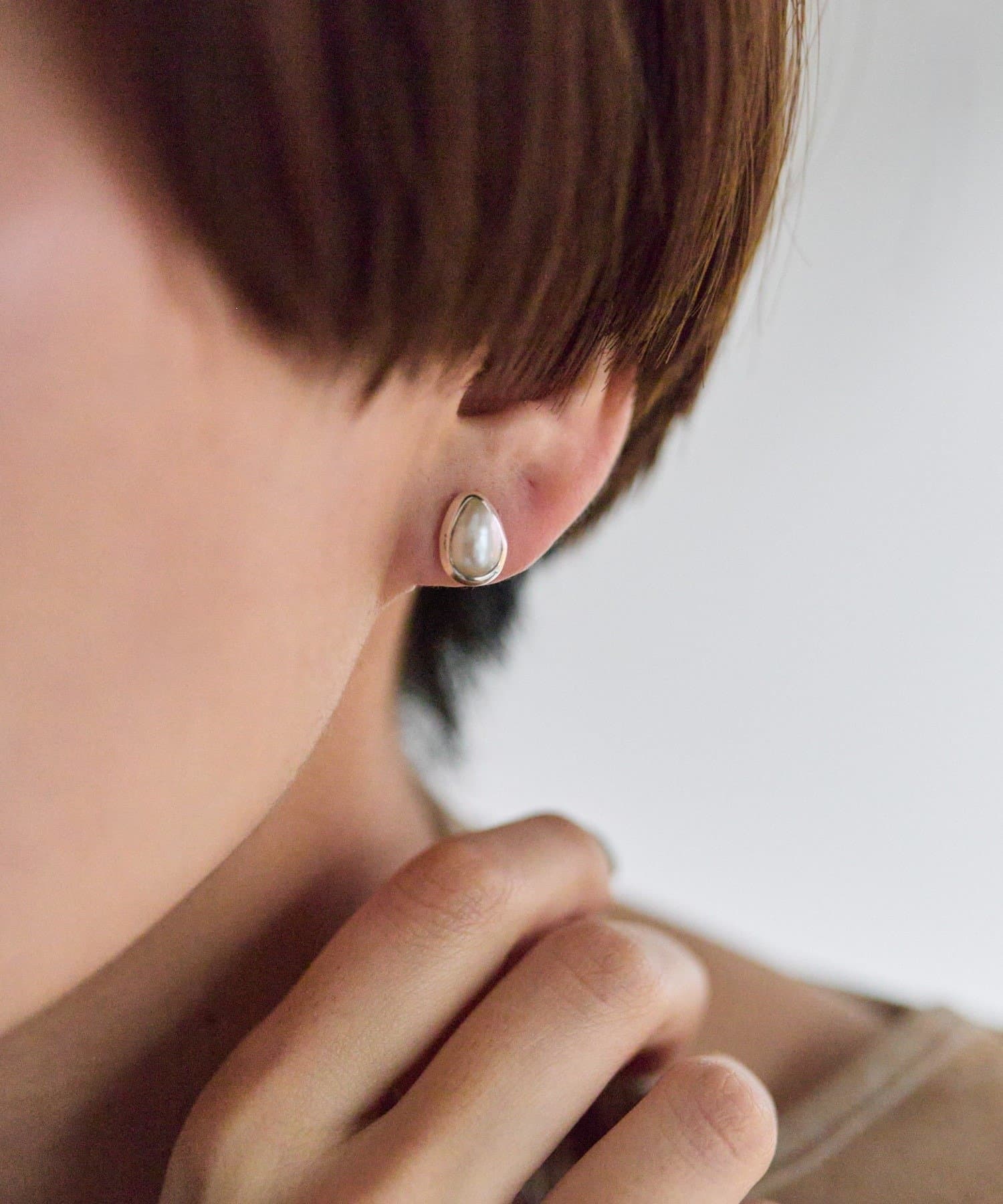ear PAPILLONNER(イア パピヨネ) 《スターリングシルバー使用》しずく淡水パールピアス