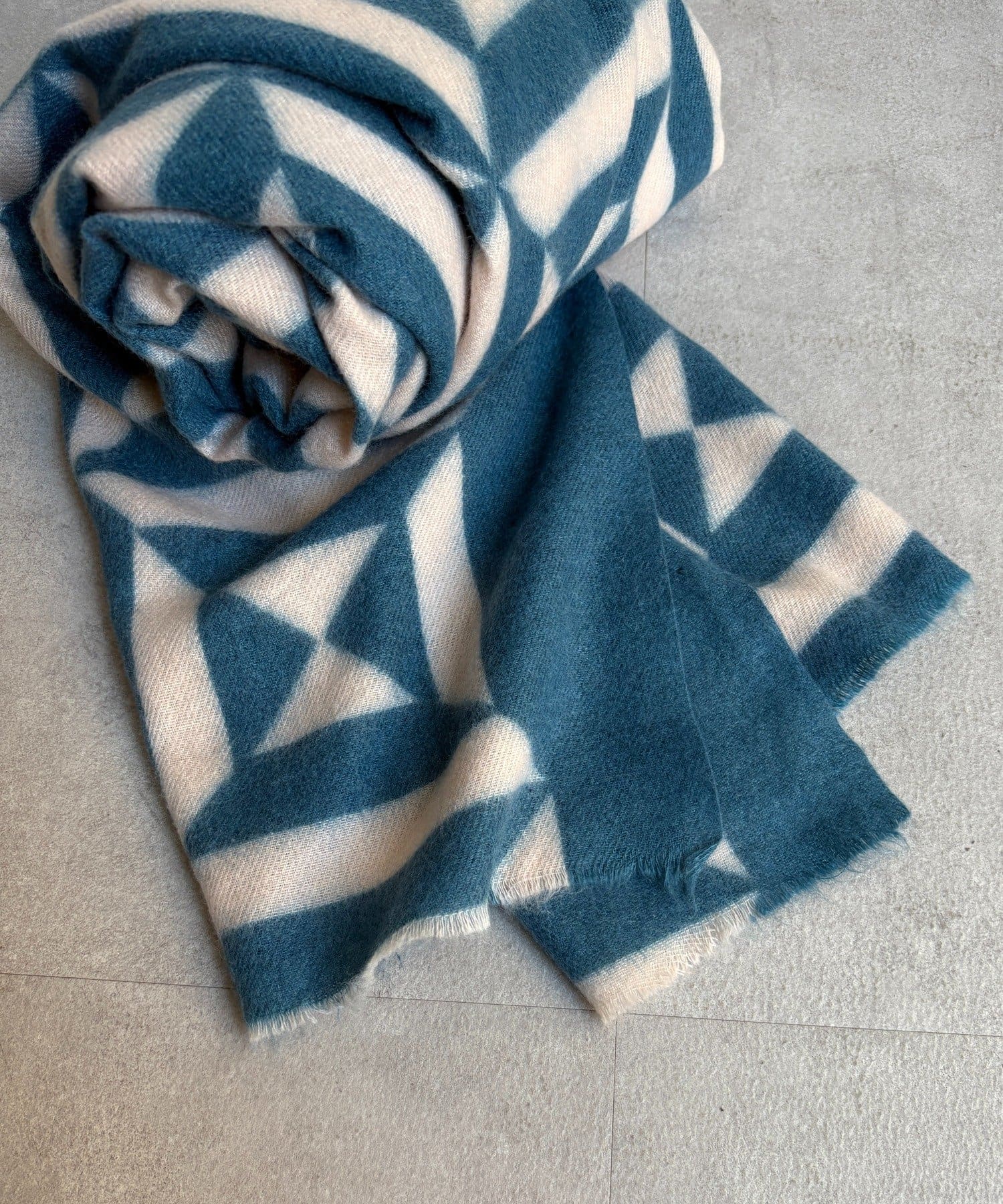 DOUDOU(ドゥドゥ) 【WEB限定】幾何柄プリントストール