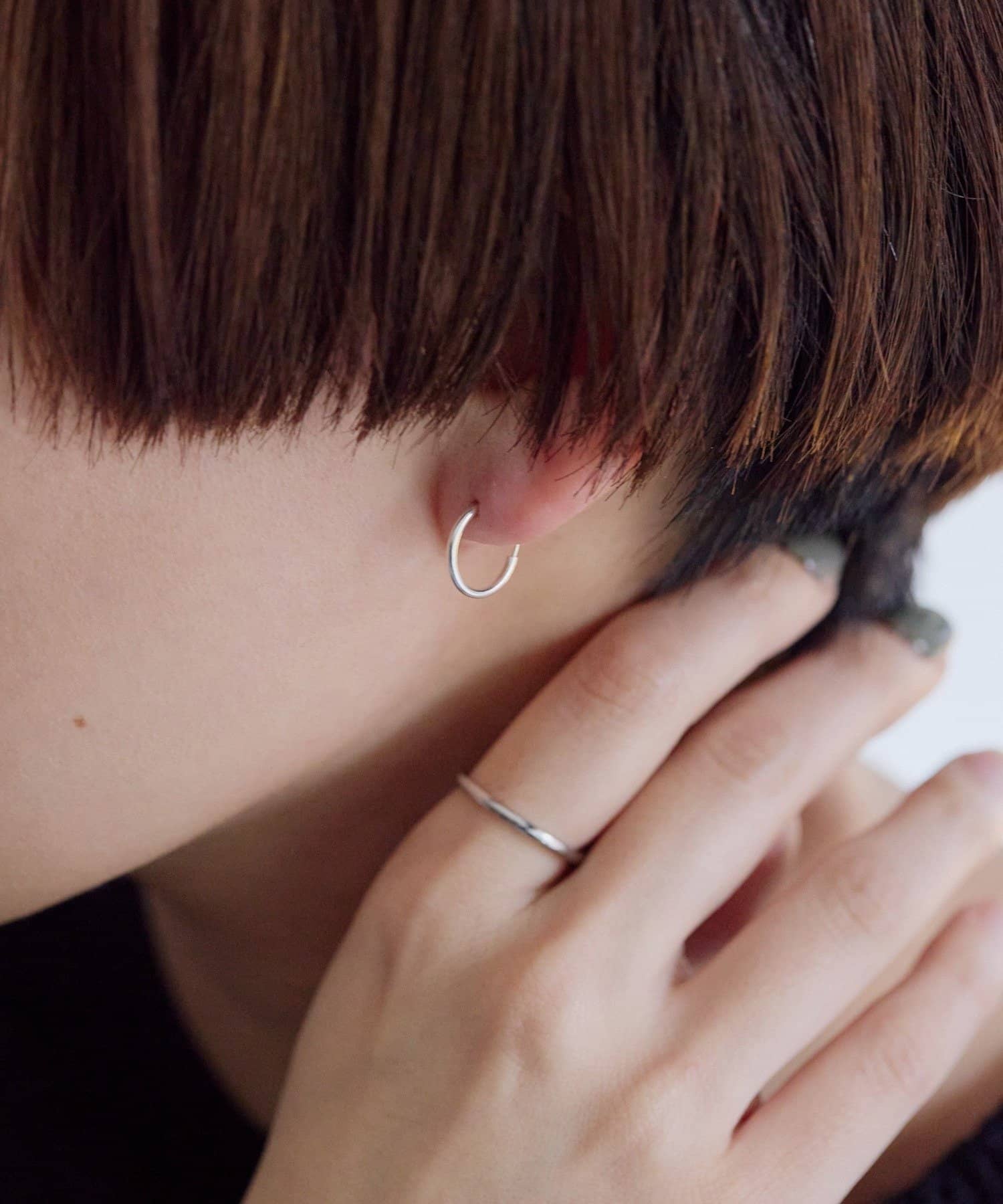 ear PAPILLONNER(イア パピヨネ) 《スターリングシルバー使用》ユニコーンフープピアス