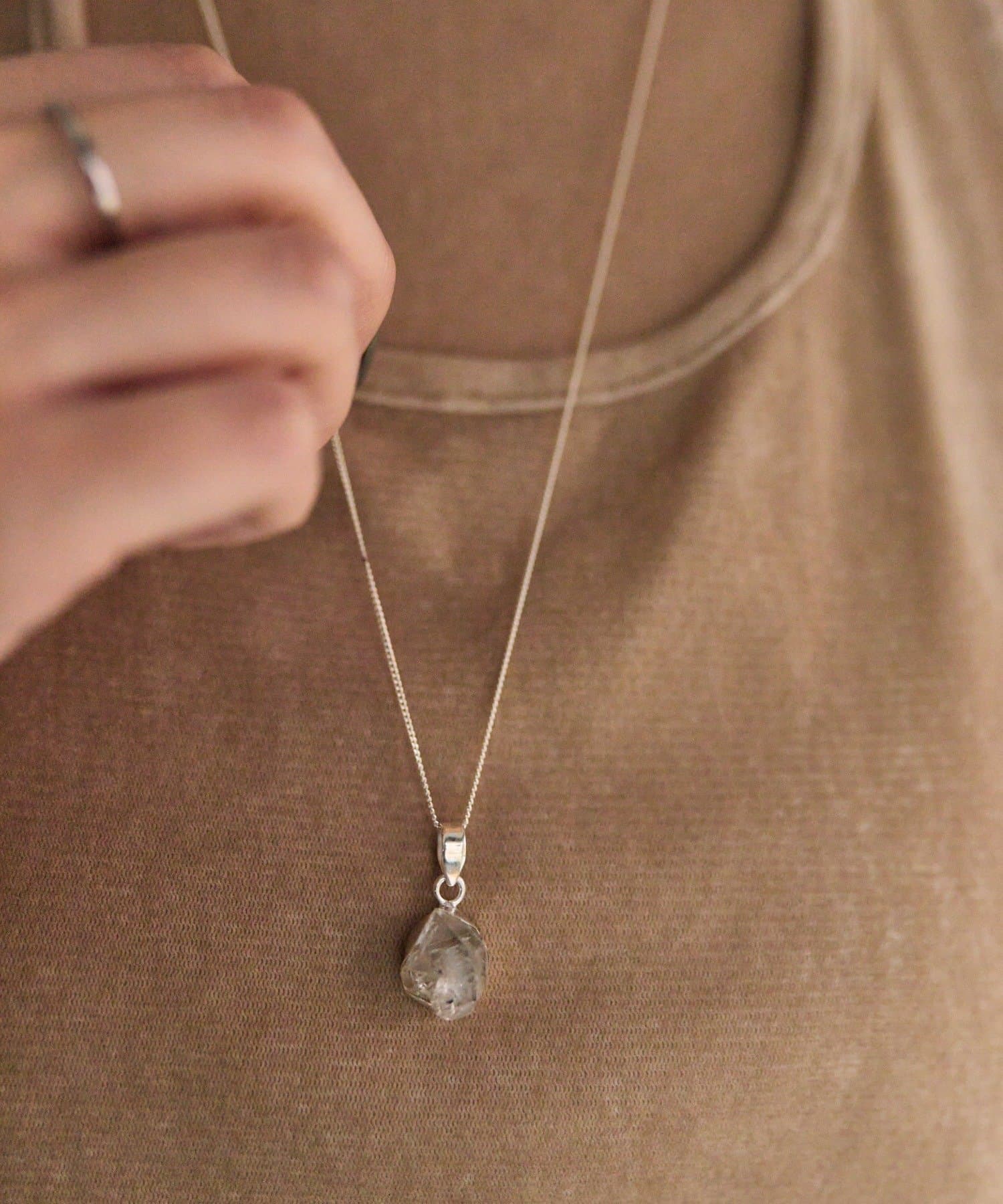 ear PAPILLONNER(イア パピヨネ) 《スターリングシルバー使用》ハーキマーネックレス