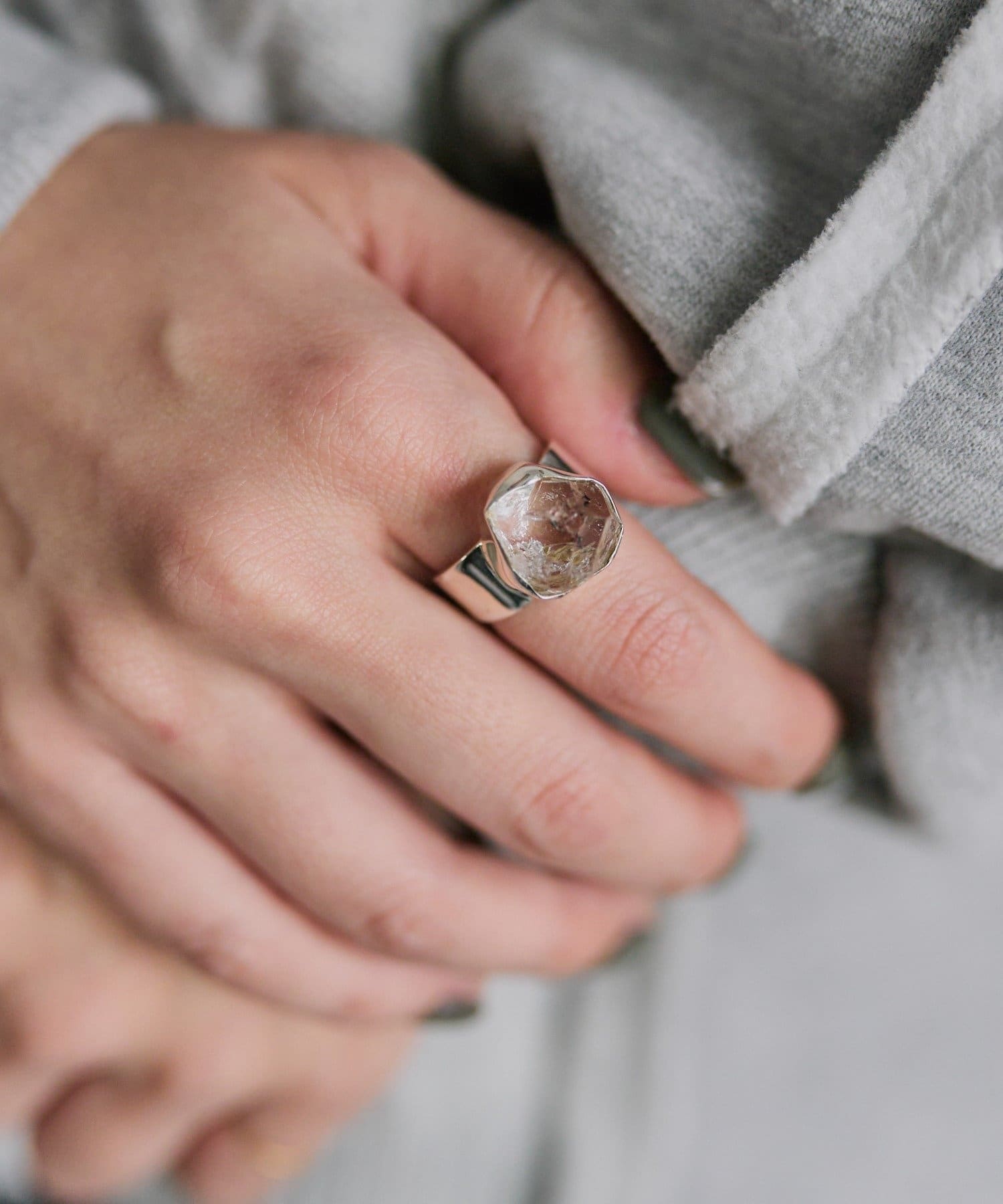 ear PAPILLONNER(イア パピヨネ) 《スターリングシルバー使用》ハーキマーリング