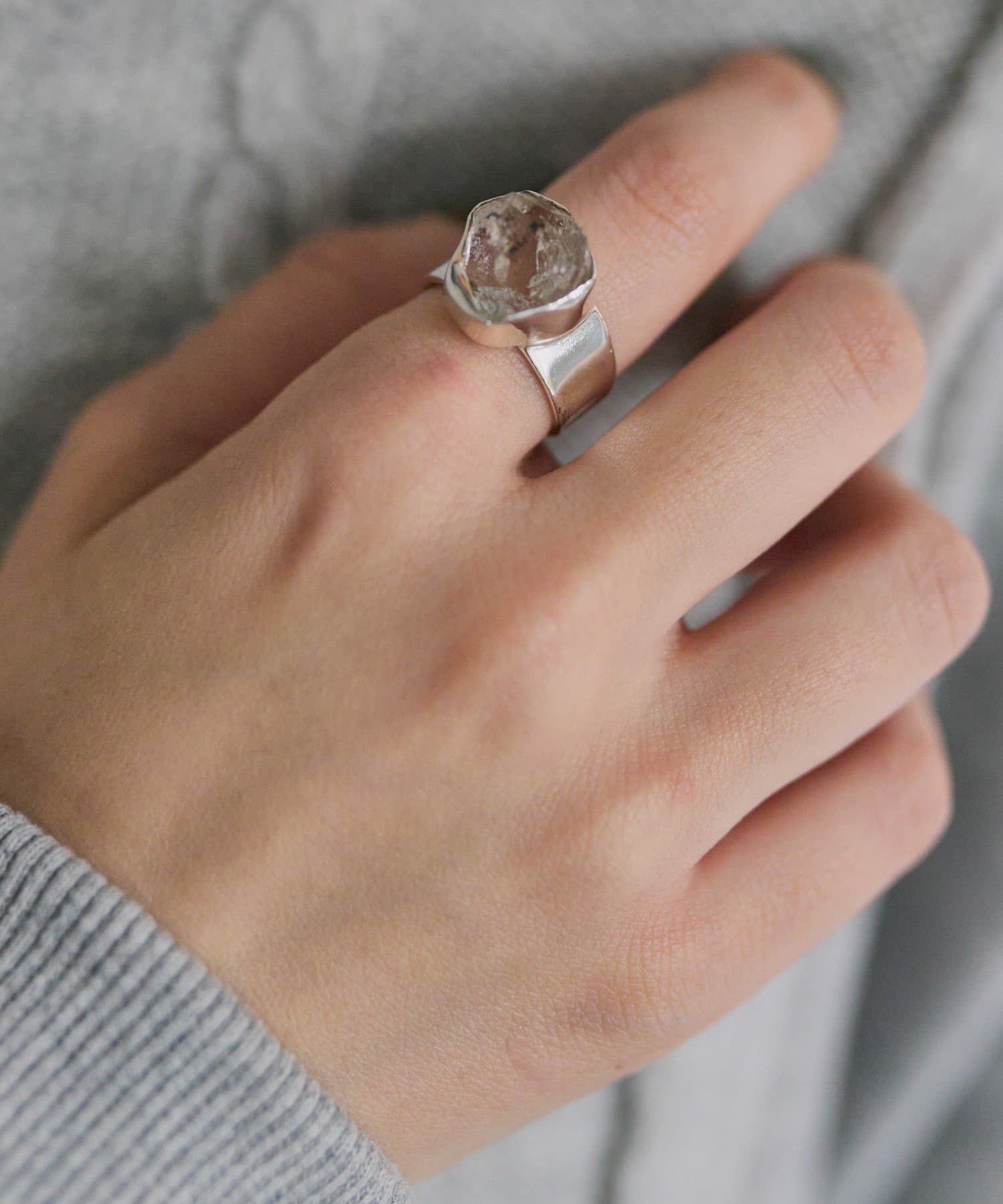 ear PAPILLONNER(イア パピヨネ) 《スターリングシルバー使用》ハーキマーリング